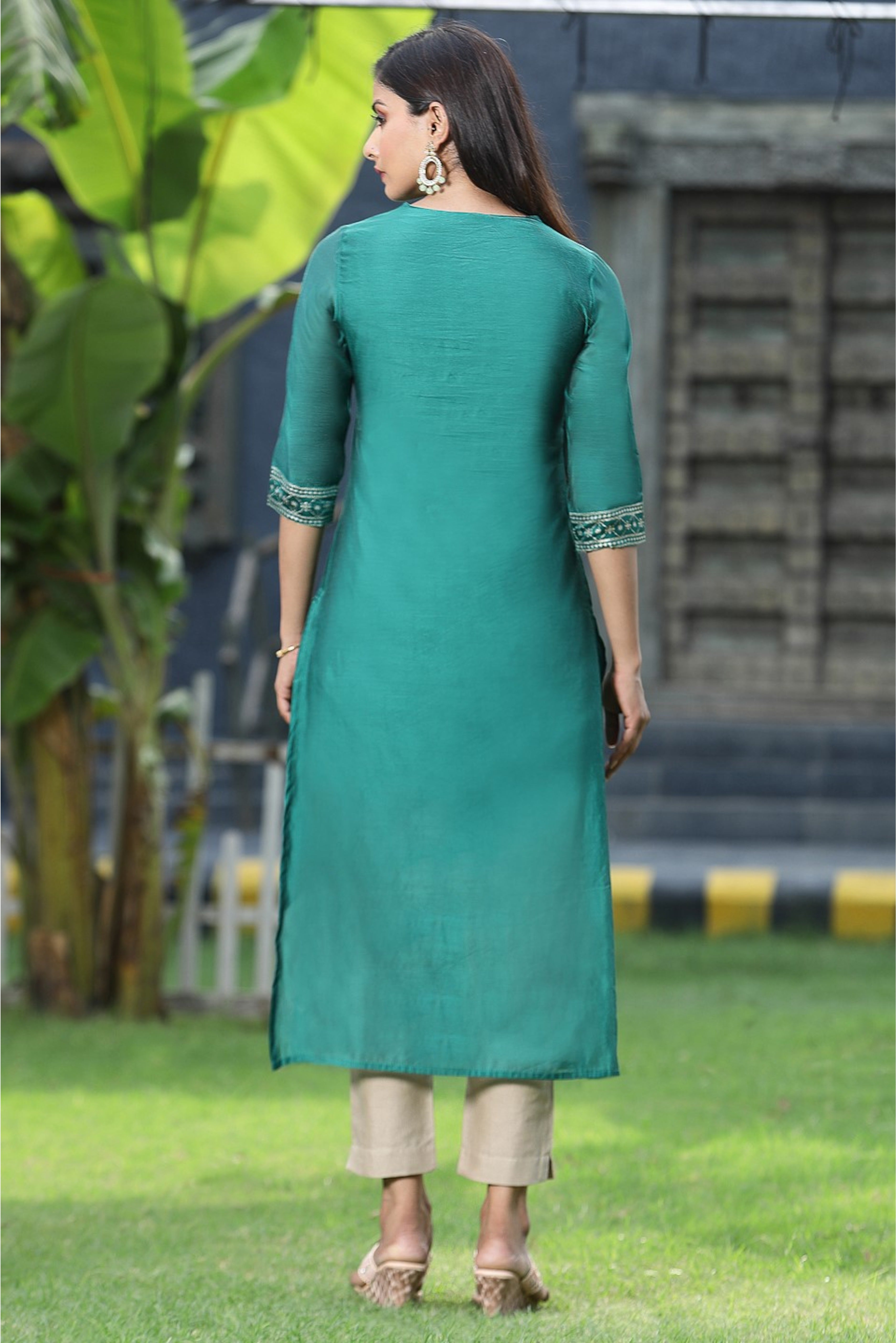 Juniper Rama Green Ethnic Motif Printed Modal Chanderi Kurta With Buttons.