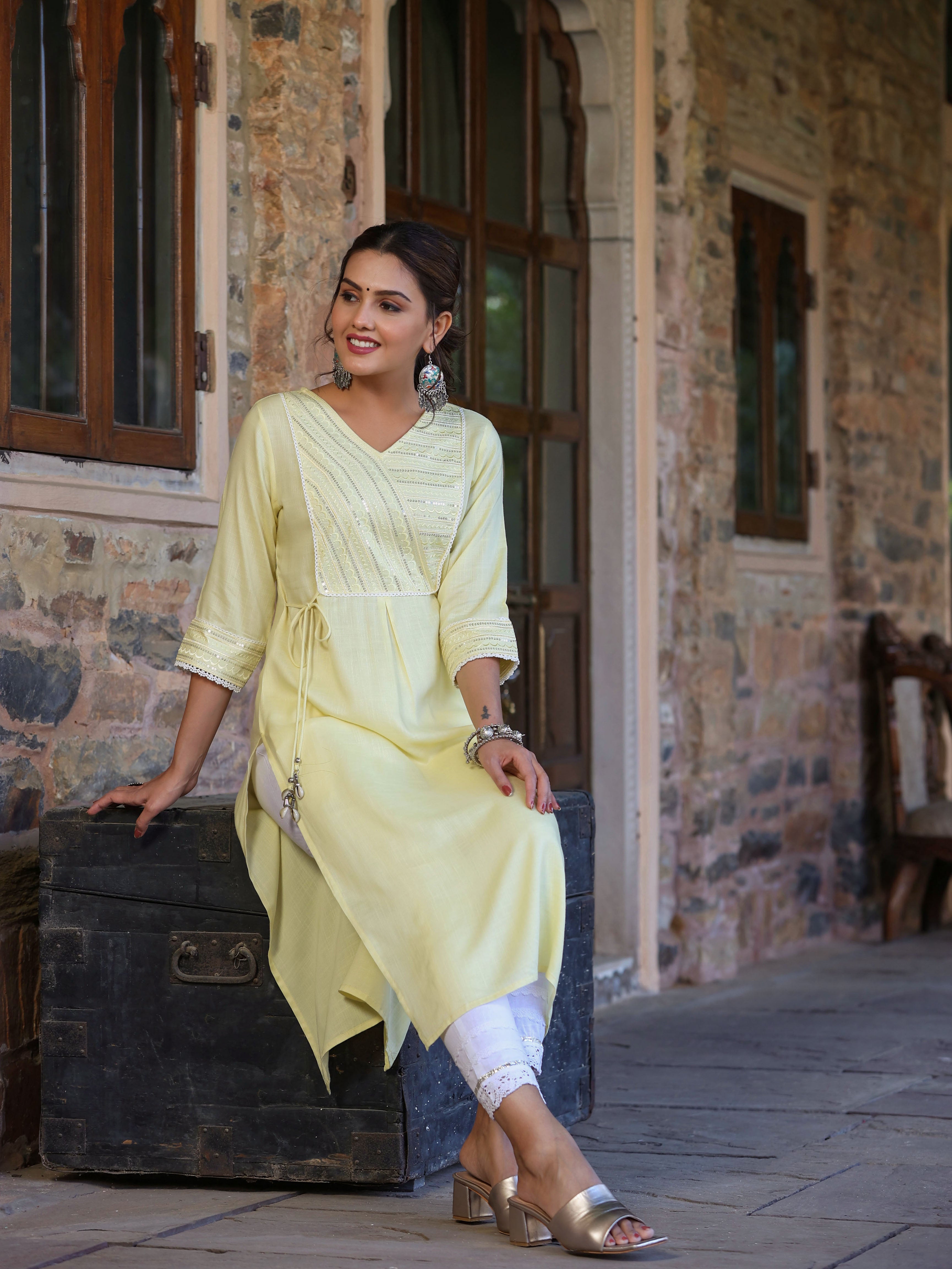 Juniper Women's Lemon Rayon Slub Solid Embroidered Straight Kurta