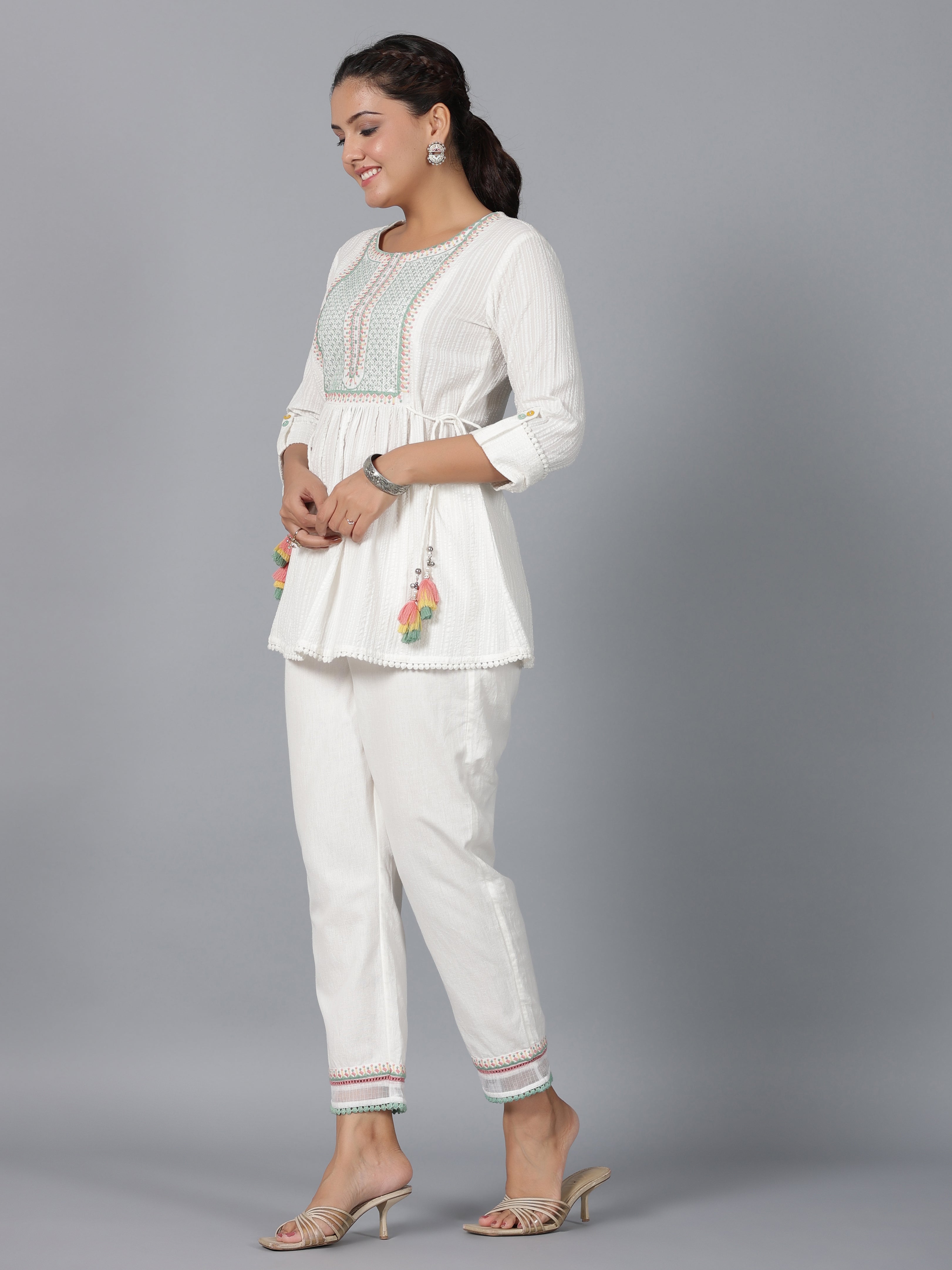 Juniper Women Off-White Seer Sucker Embroidered Clothing Set