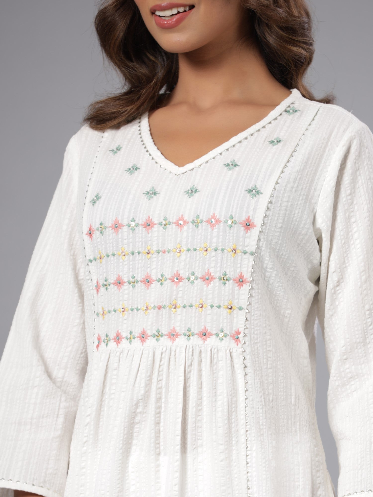 Juniper Women White Seer Sucker Embroidered High Slit Kurta