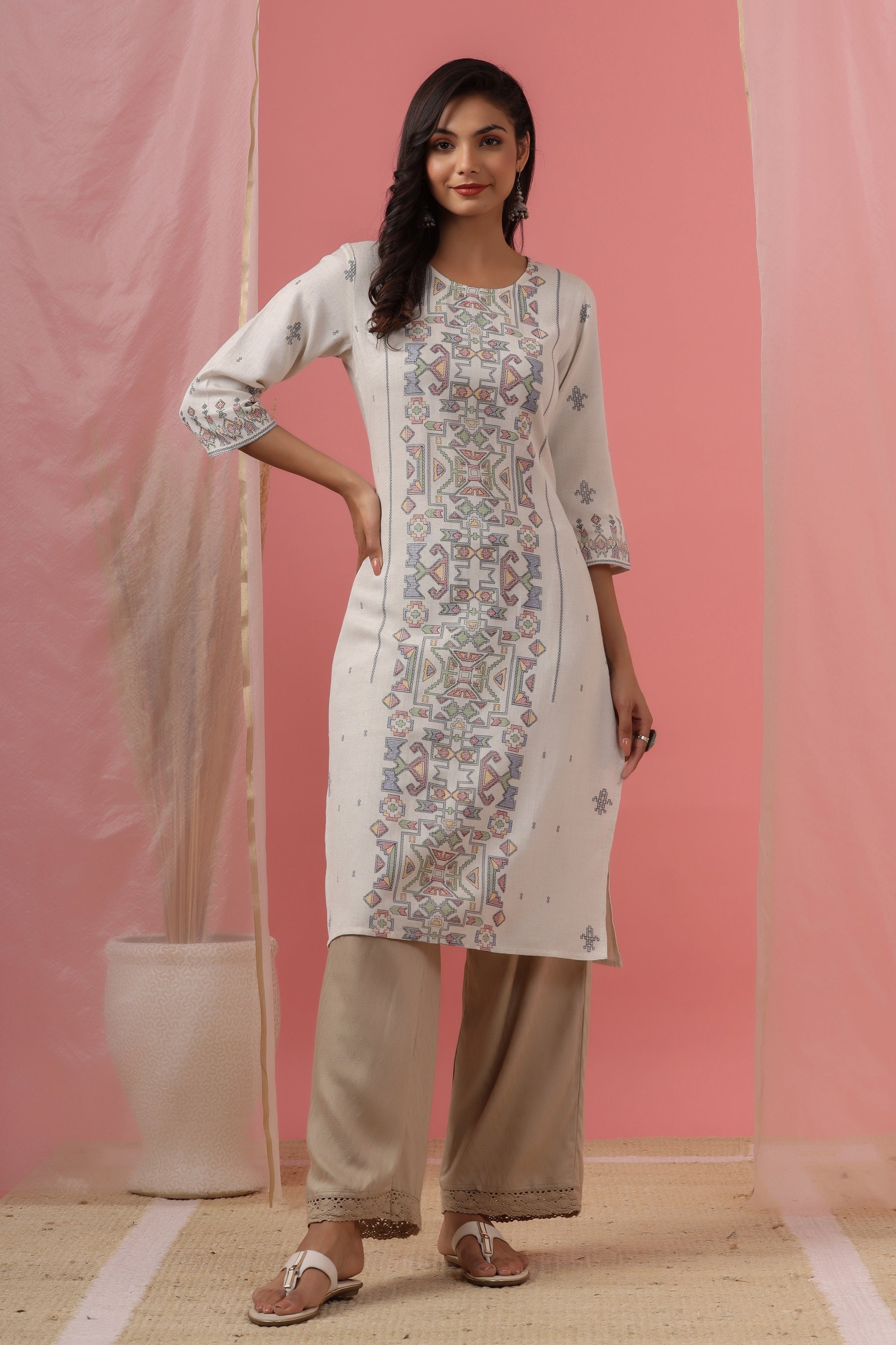 Juniper Women`s Offwhite LIVA Rayon Flex Printed Straight Kurta