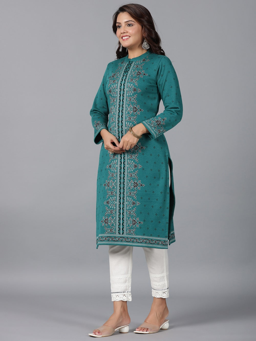 Juniper Women Teal Printed Woolen Straight Kurta