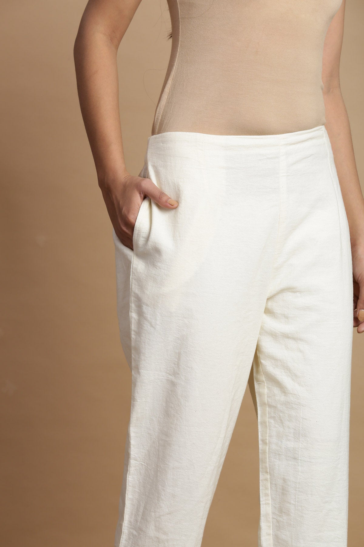 Juniper White Rayon Flex Solid Slim Fit Cigarette Women Pants With One Pocket With Self Design