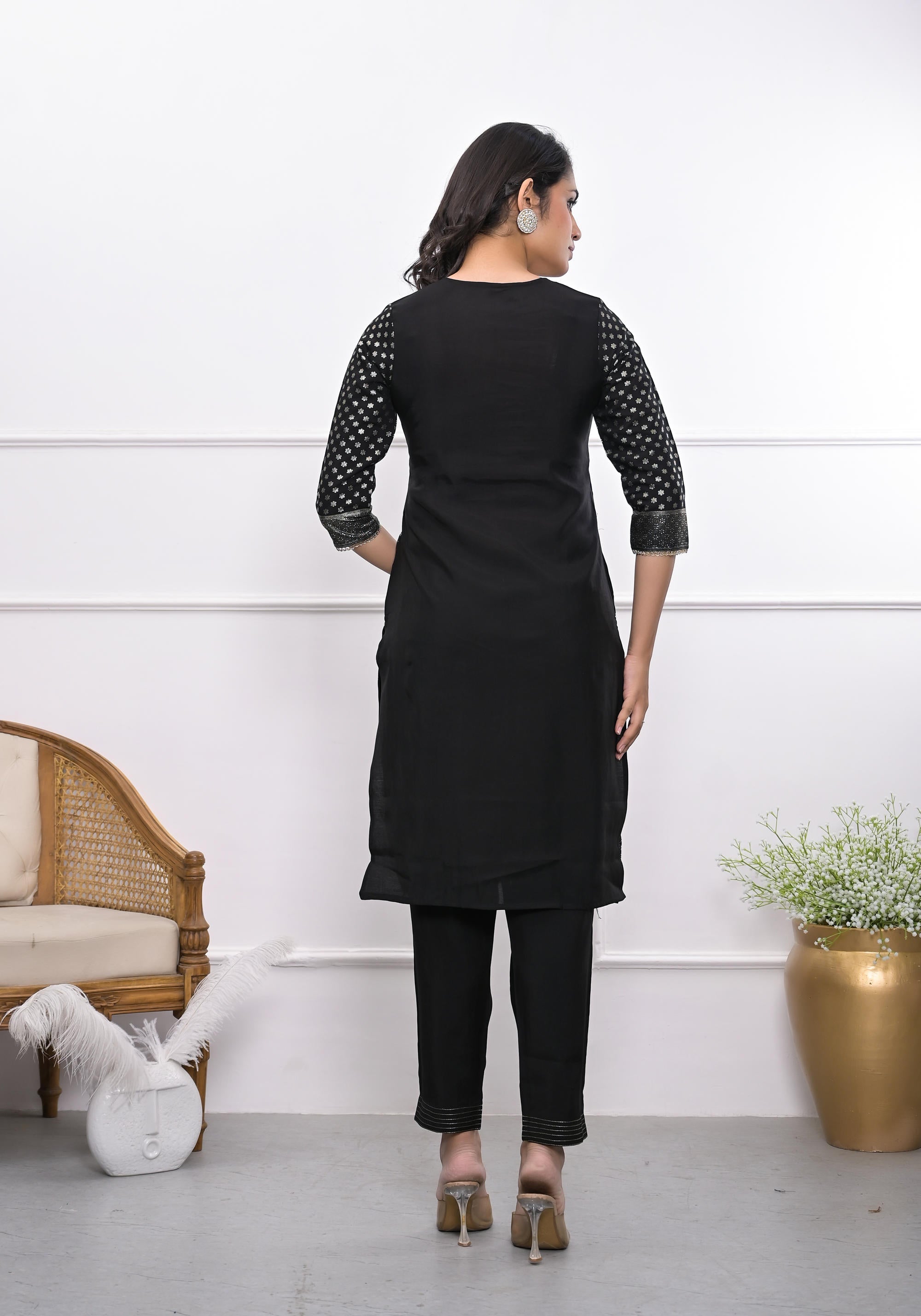 Black Ethnic Motif Printed Silk Kurta Set With Zari Work