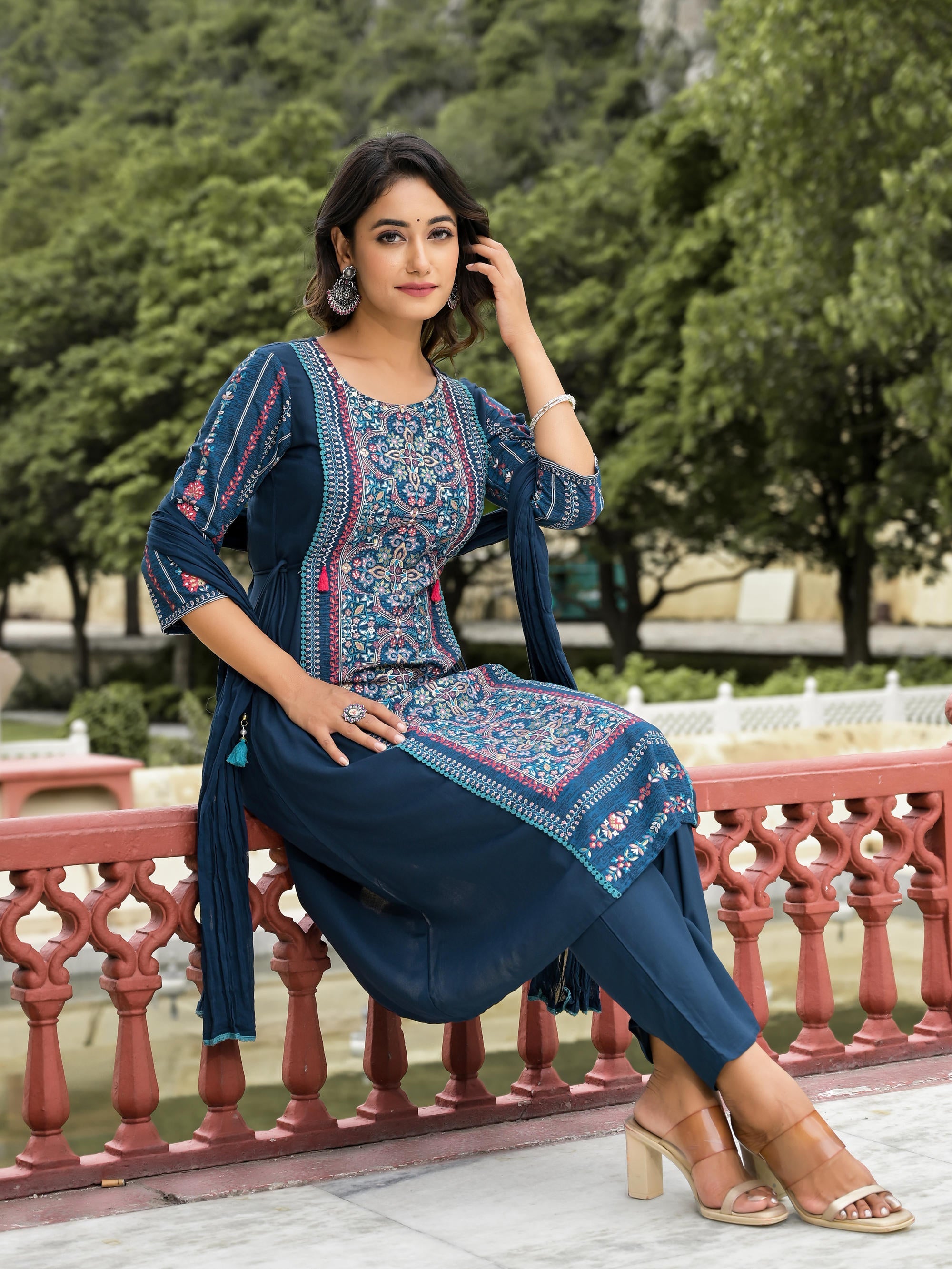 Blue Floral Printed Liva Rayon Kurta Pant And Dupatta Set With Doris At Waist & Thread Work And Tassels