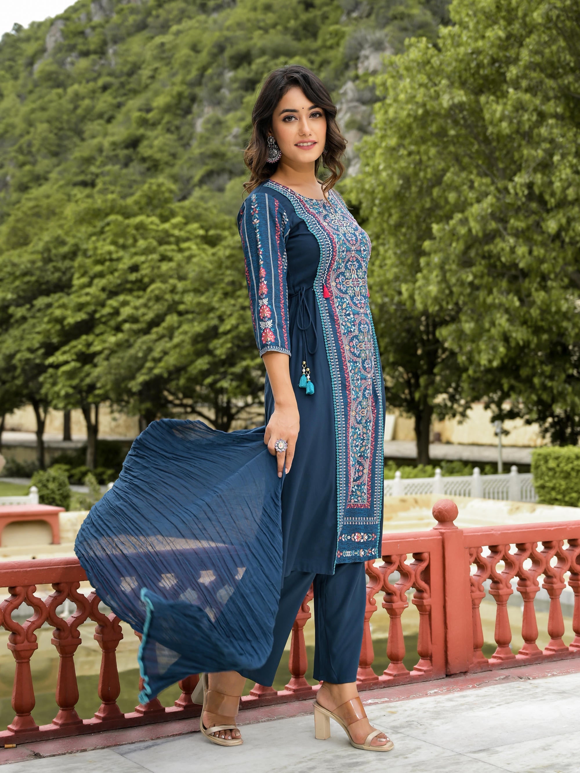 Blue Floral Printed Liva Rayon Kurta Pant And Dupatta Set With Doris At Waist & Thread Work And Tassels