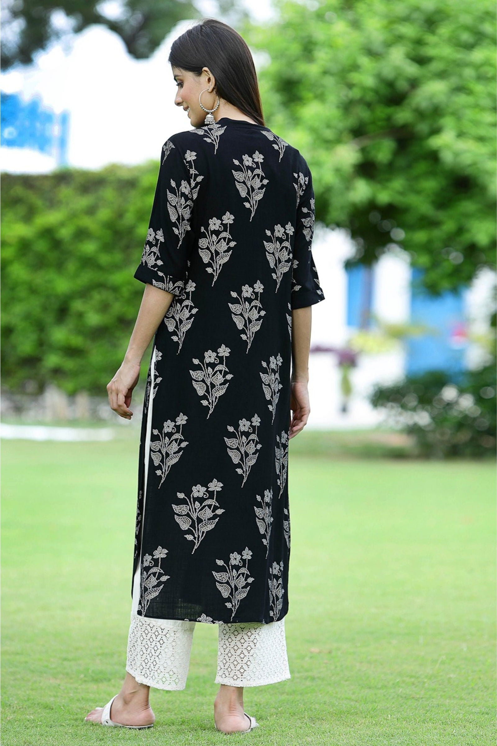Juniper Black Bandhani Printed Rayon Slub Straight Kurta With Buttons