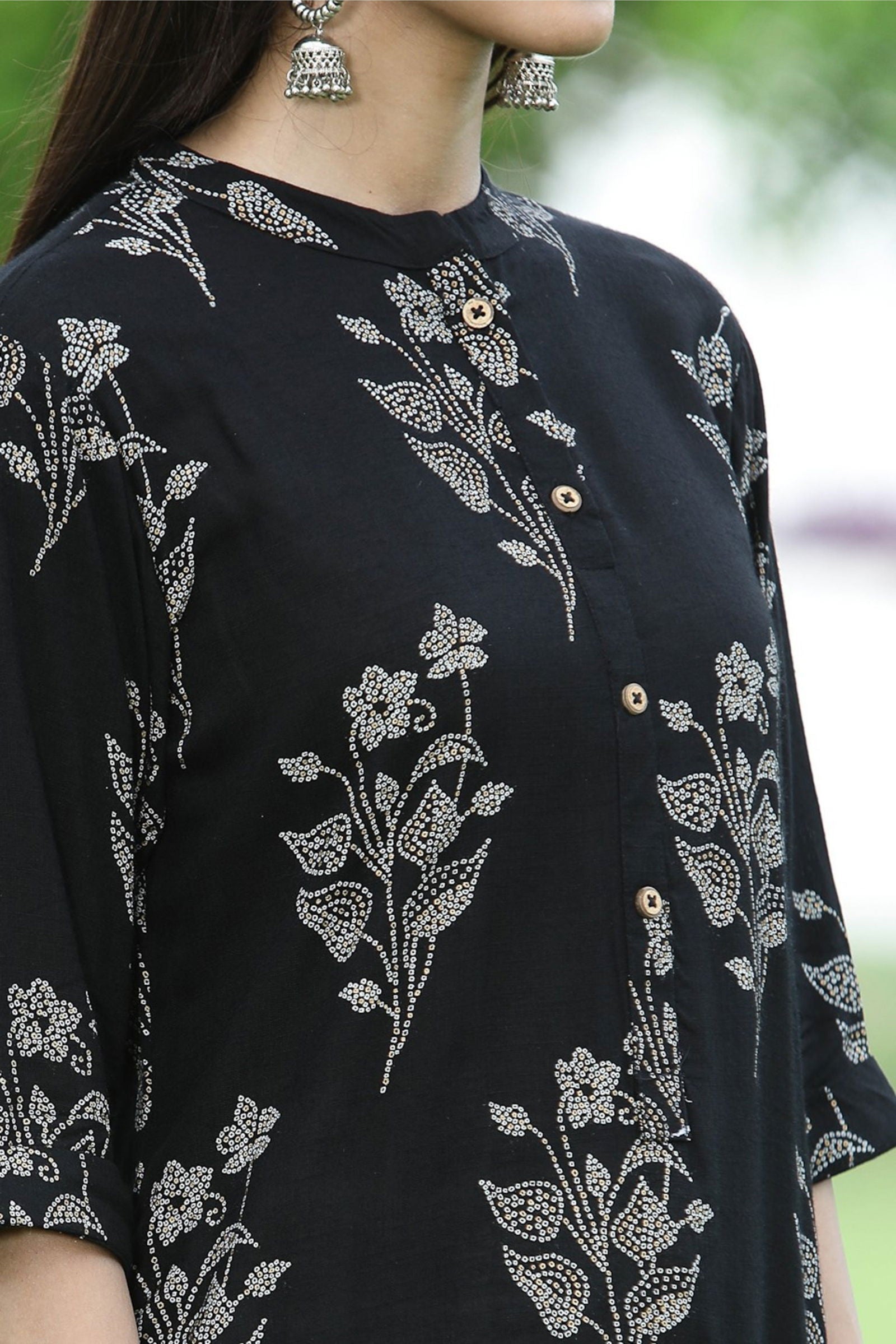 Juniper Black Bandhani Printed Rayon Slub Straight Kurta With Buttons
