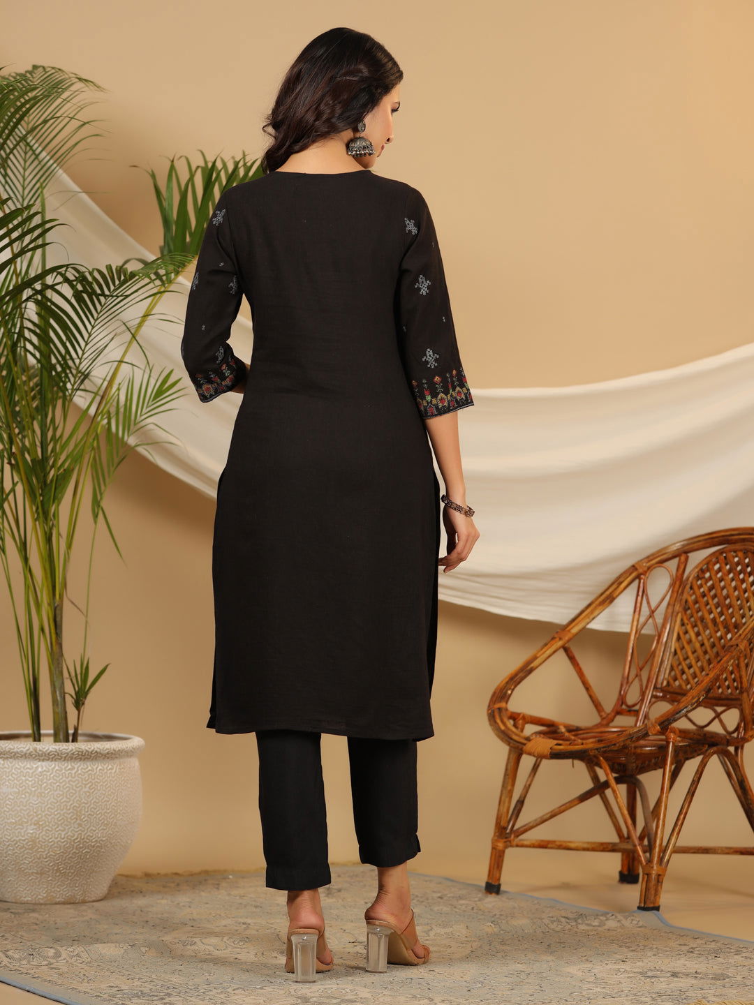 Juniper Black Ethnic Motif Printed Rayon Flex Kurta & Pants