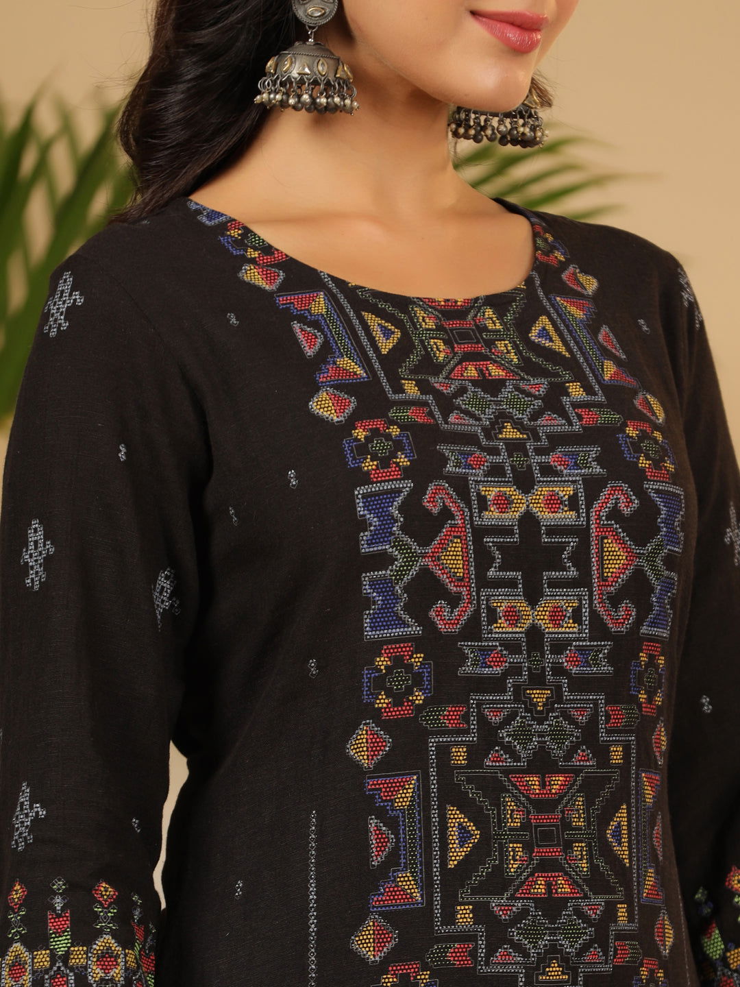 Juniper Black Ethnic Motif Printed Rayon Flex Kurta & Pants