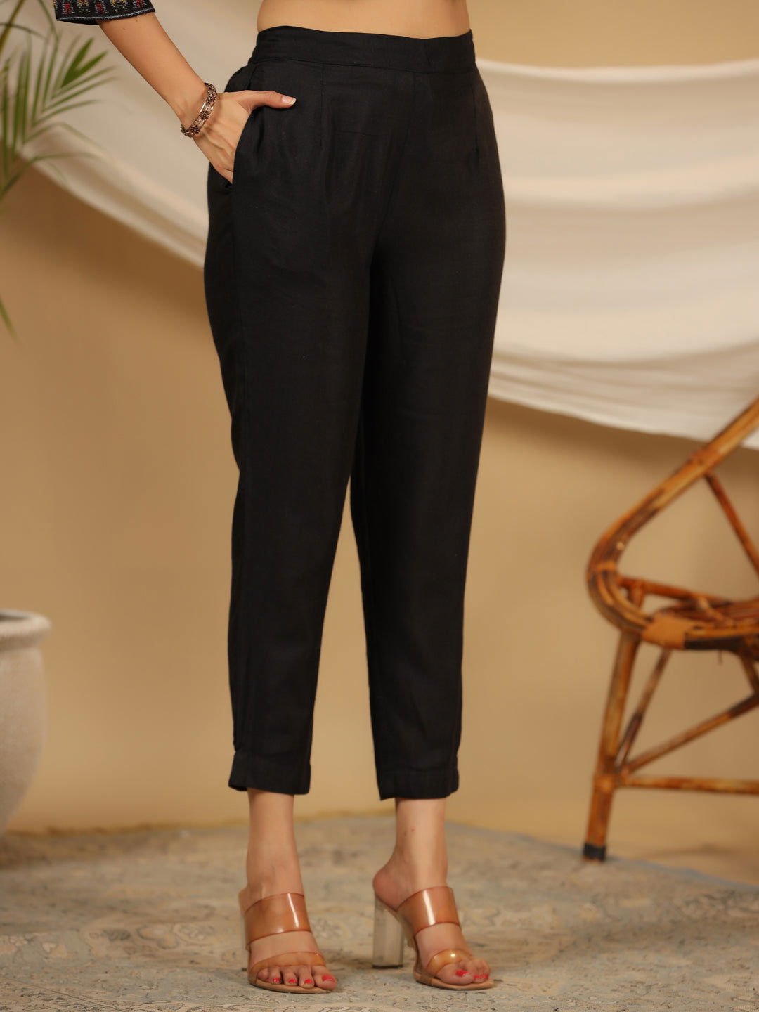 Juniper Black Ethnic Motif Printed Rayon Flex Kurta & Pants