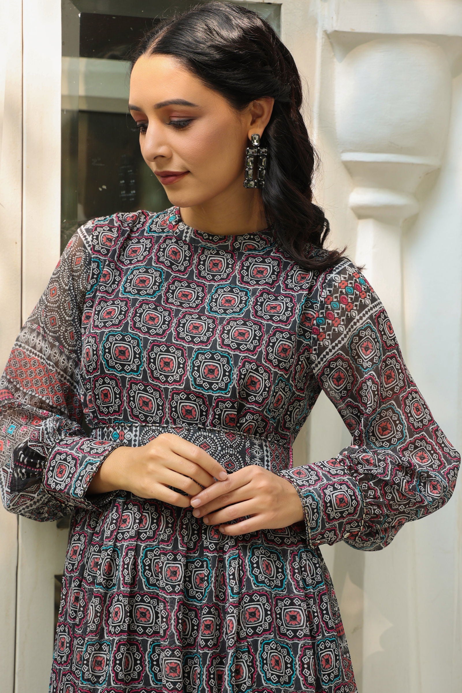 Juniper Black Geometric Printed Chiffon Flared Maxi Dress With Buttons.