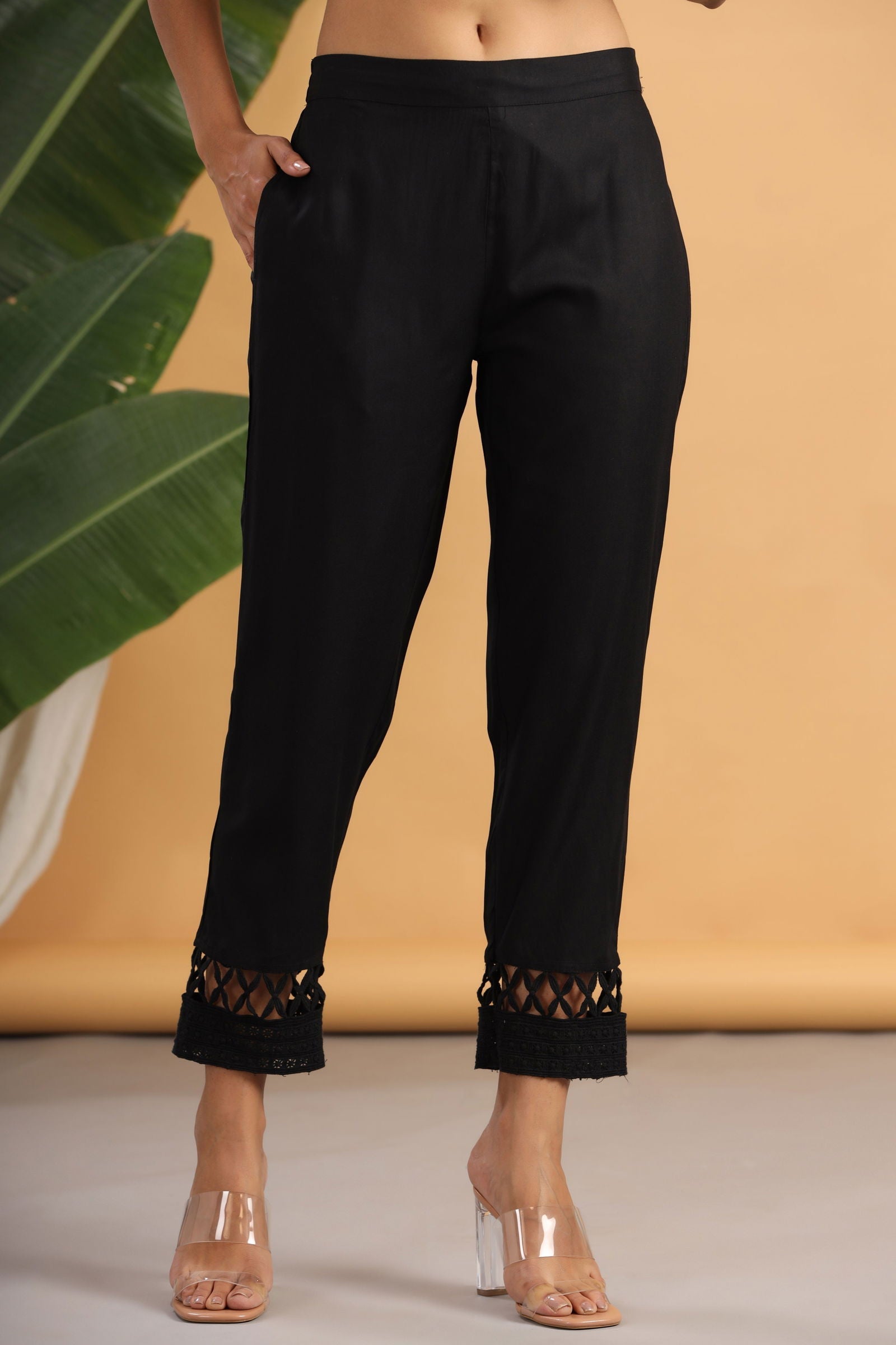 Juniper Black Solid Rayon Ankle-Length Slim Fit Pants.