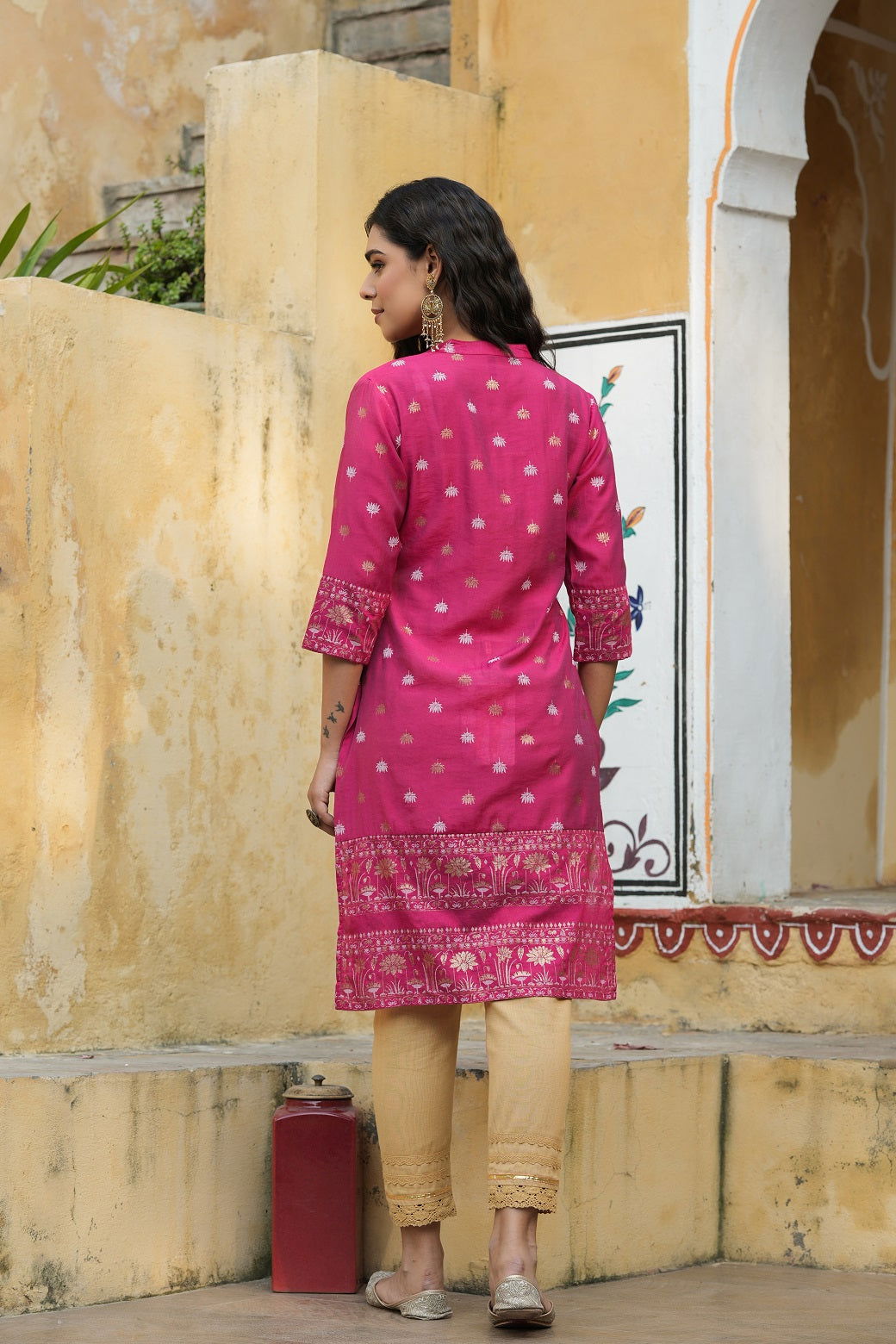 Juniper Fuchsia Ethnic Motif Printed Mono Viscose Straight Kurta