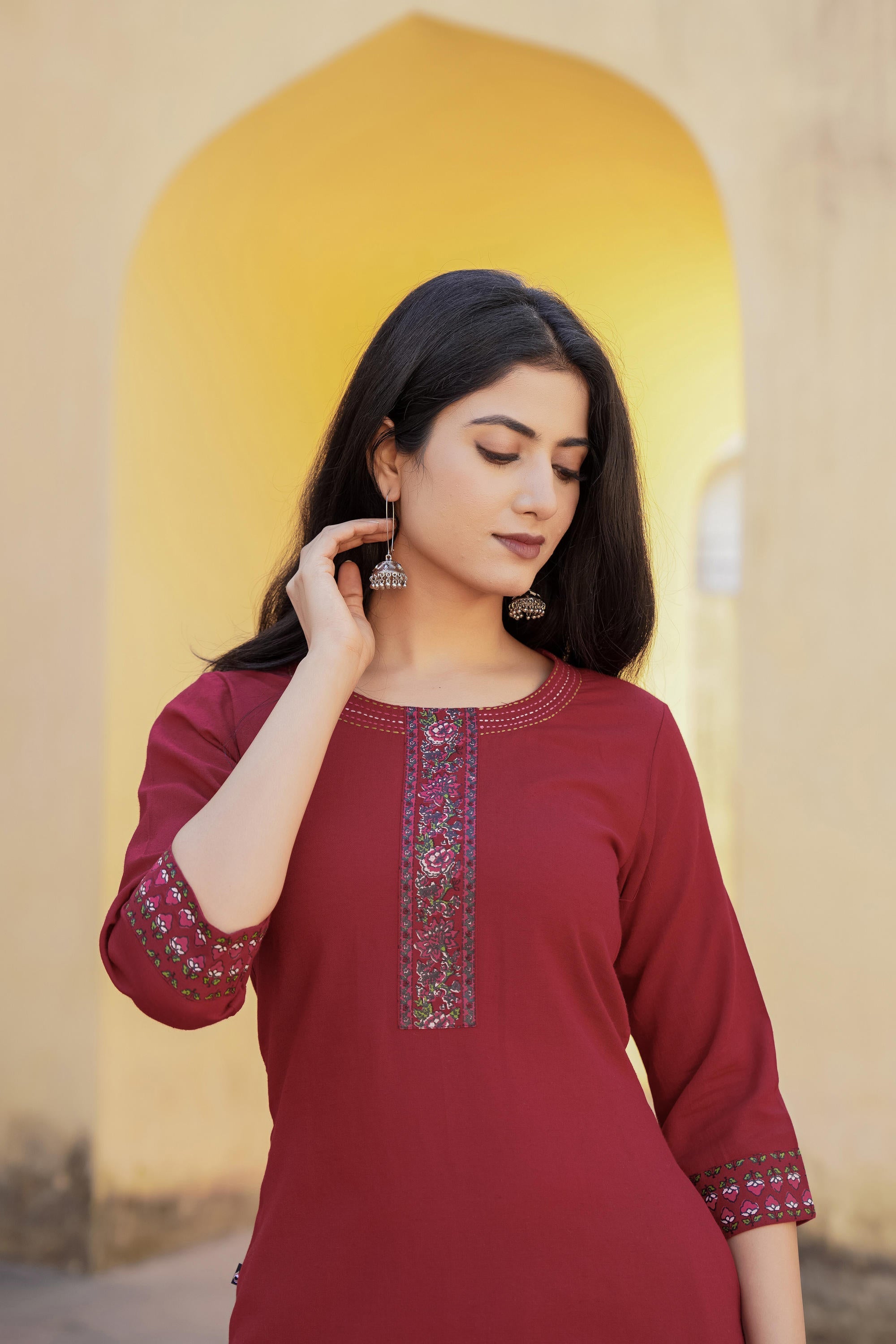 Maroon Floral Printed Viscose Kurta & Palazzo With Thread Work