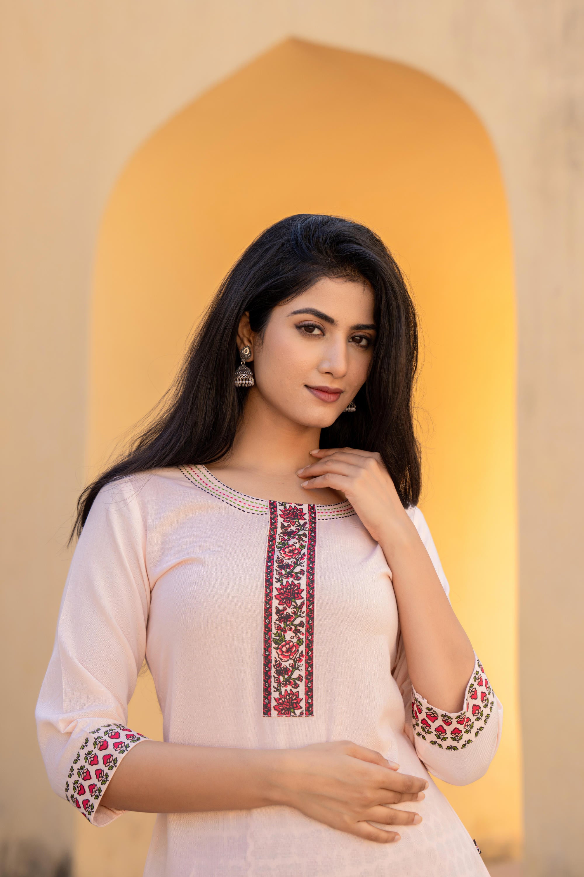 Peach Floral Printed Viscose Kurta & Palazzo With Thread Work