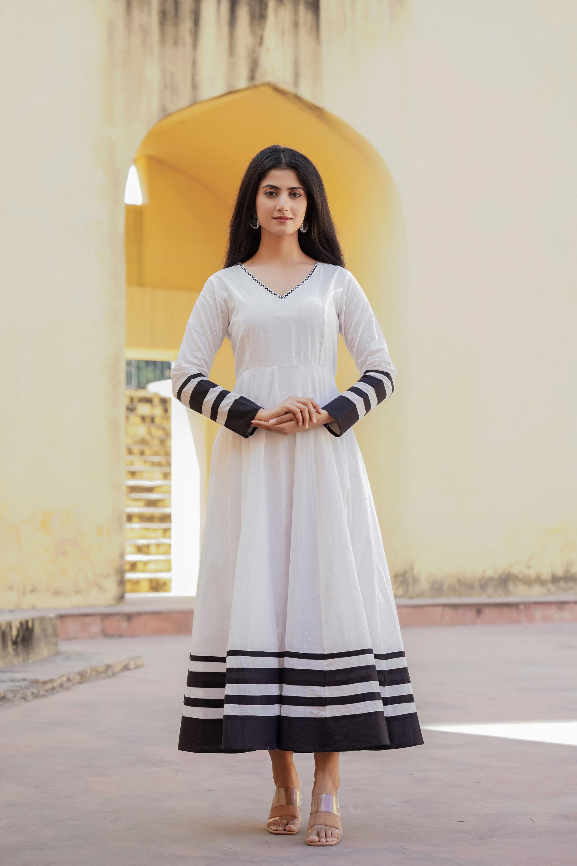 White Ethnic Motif Printed Dress & Dupatta Set With Thread Work