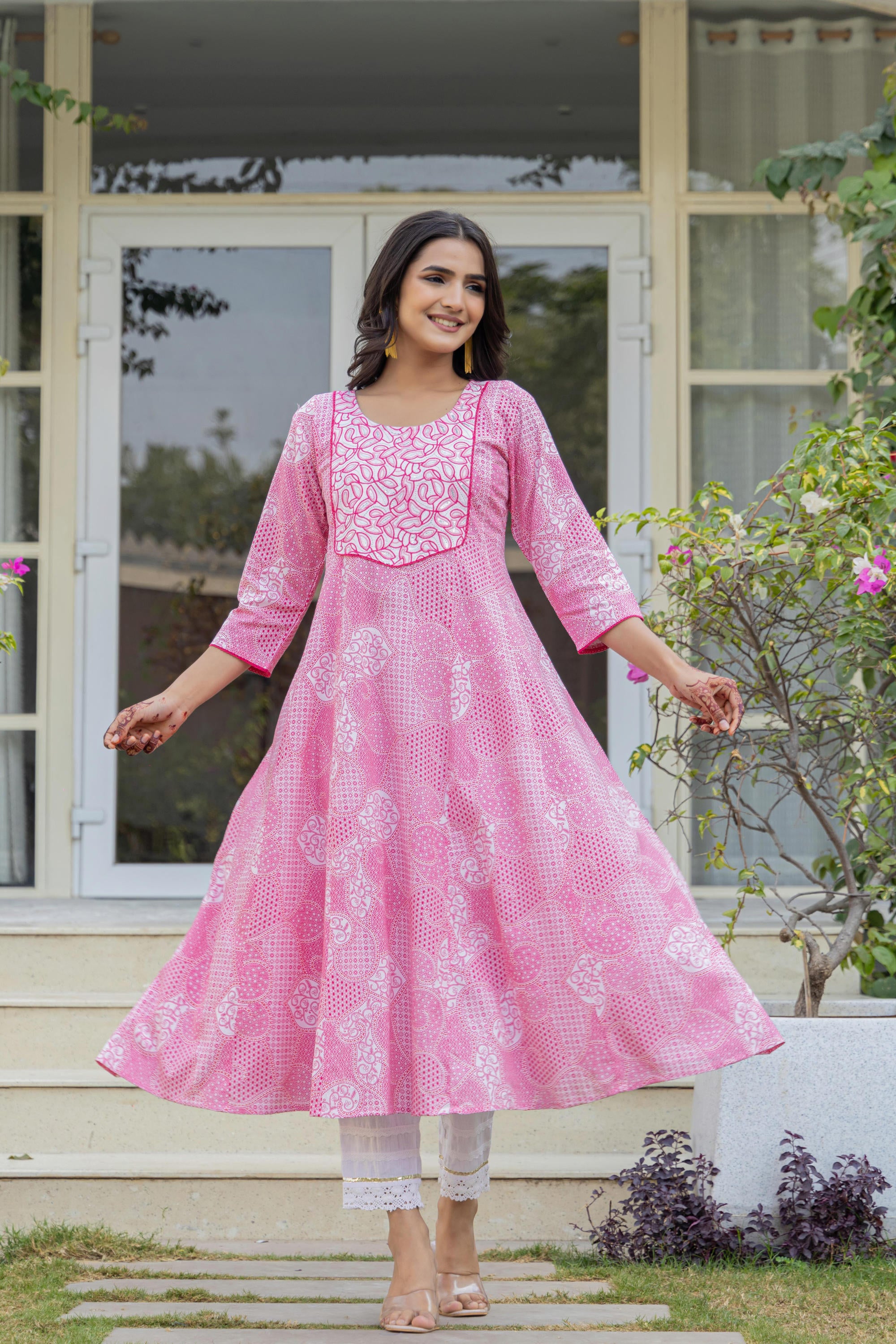 Pink Ethnic Motif Printed Viscose Kurta With Sequins