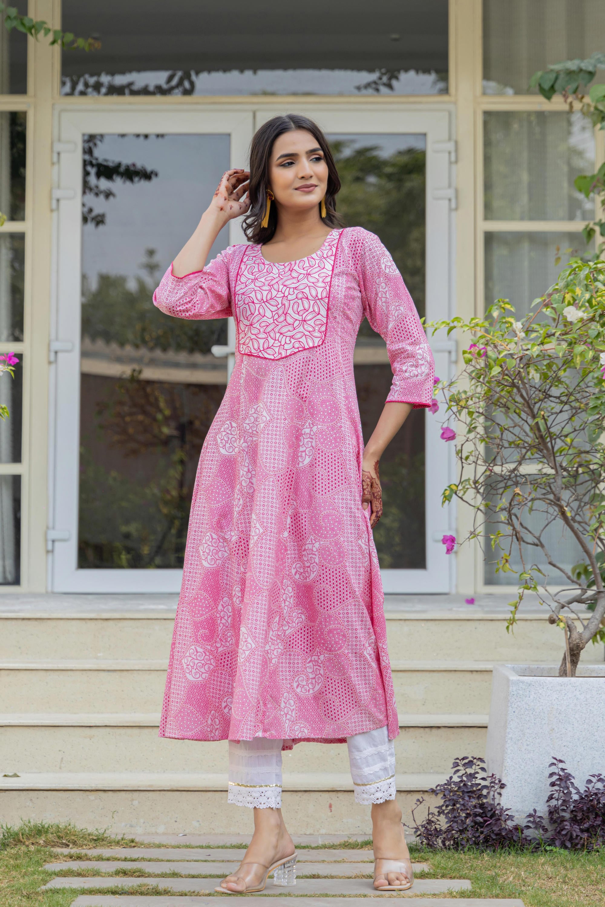 Pink Ethnic Motif Printed Viscose Kurta With Sequins