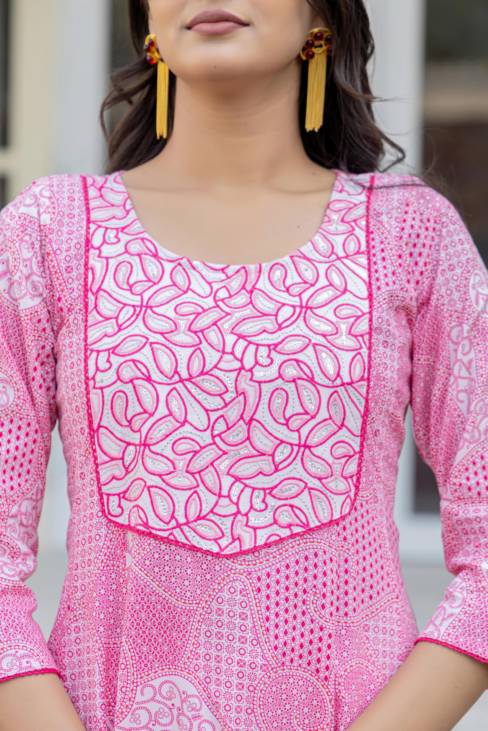 Pink Ethnic Motif Printed Viscose Kurta With Sequins
