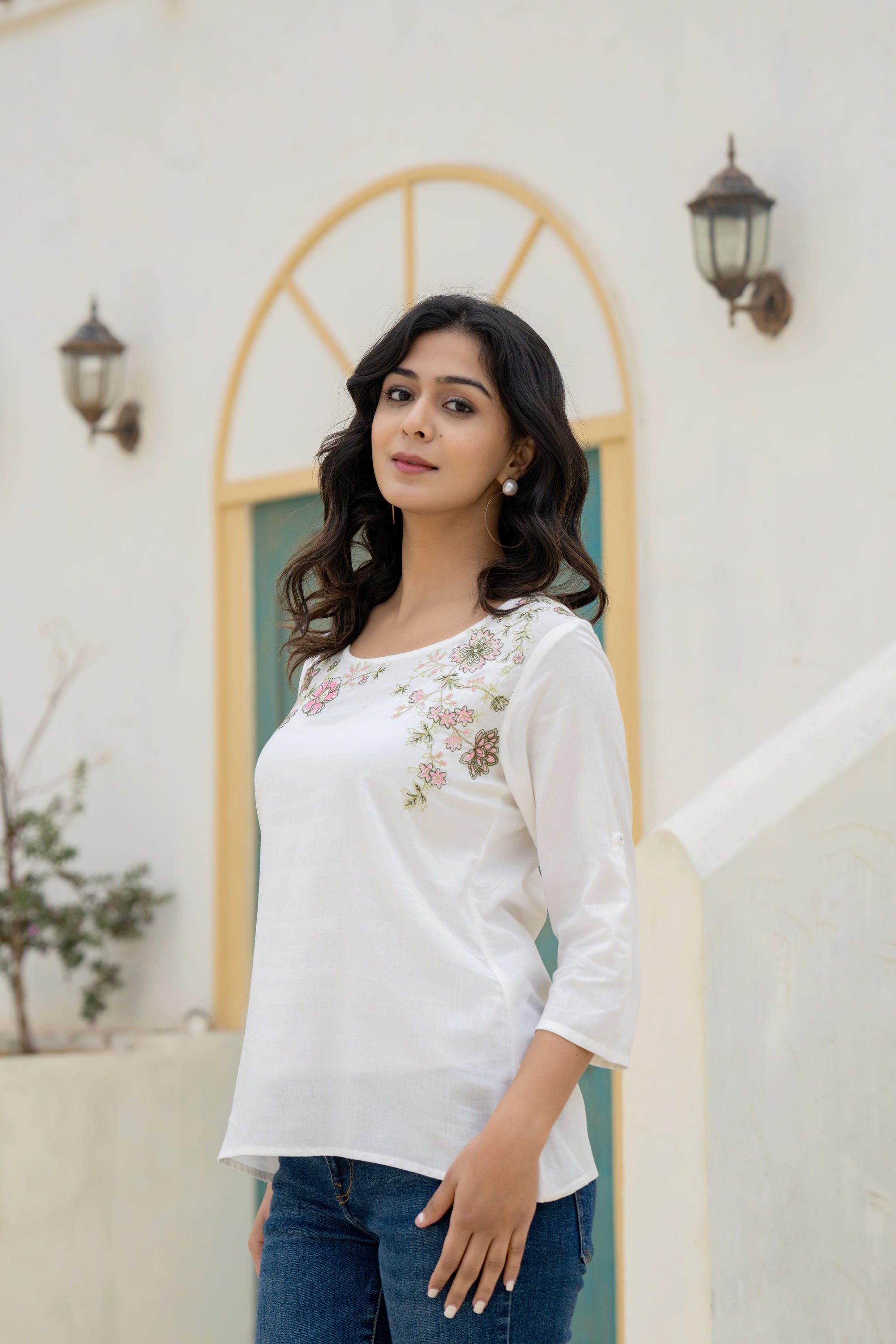 White Solid Viscose Tunic With Thread Work