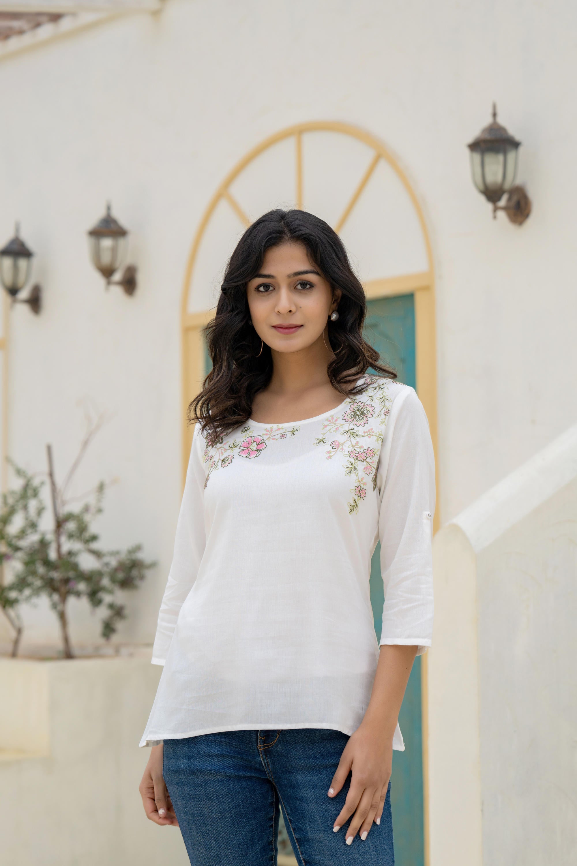 White Solid Viscose Tunic With Thread Work