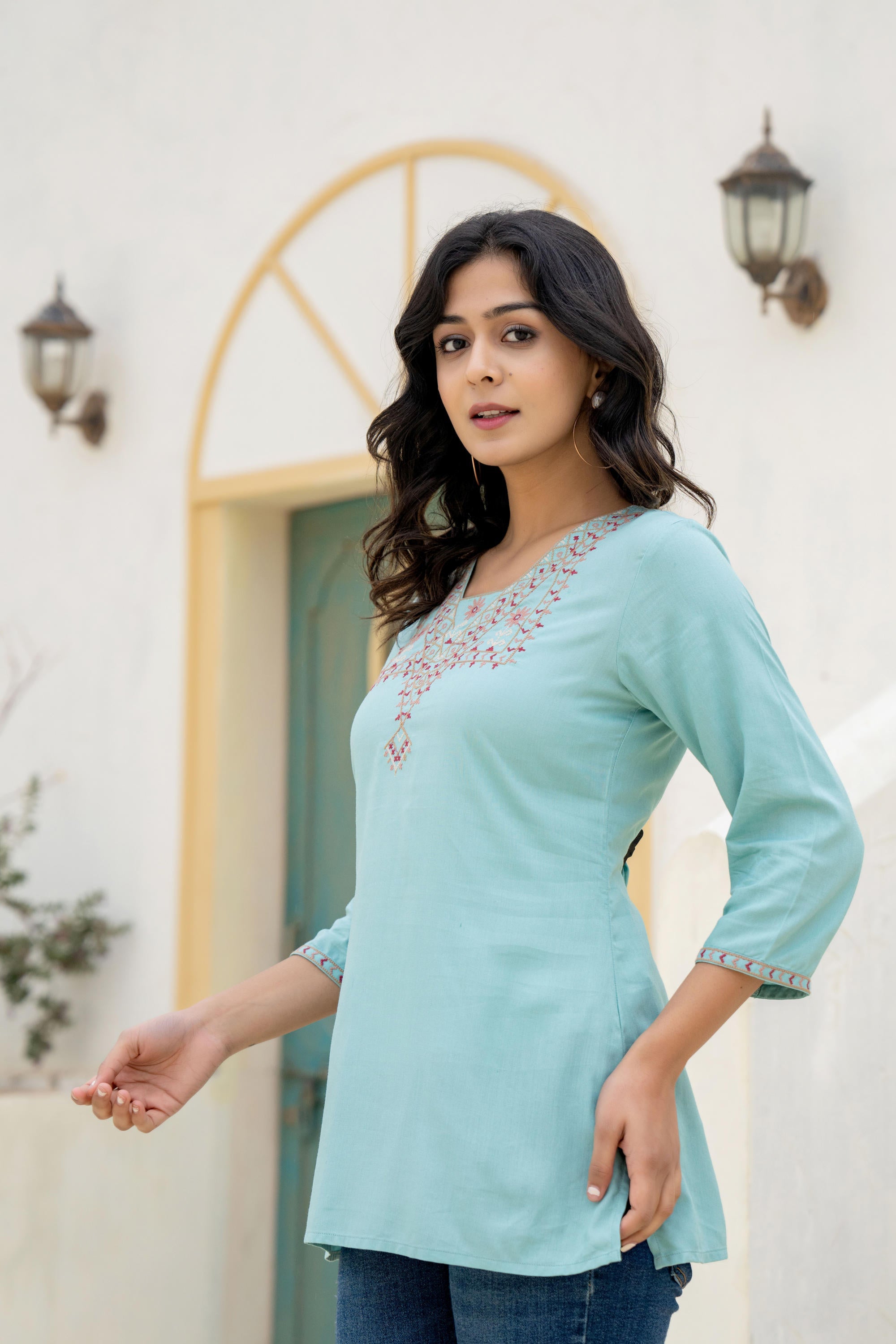 Aqua Solid Viscose Tunic With Thread Work