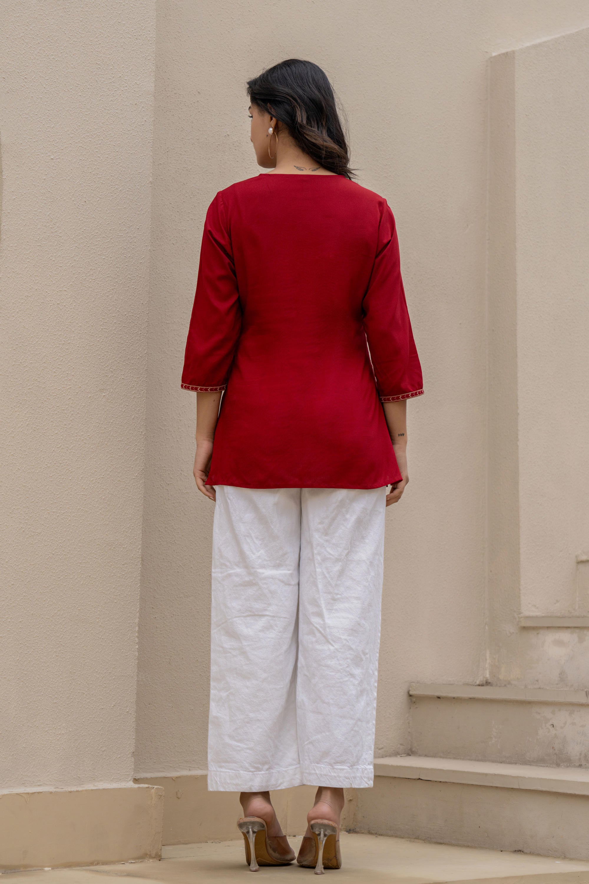 Maroon Solid Viscose Tunic With Thread Work