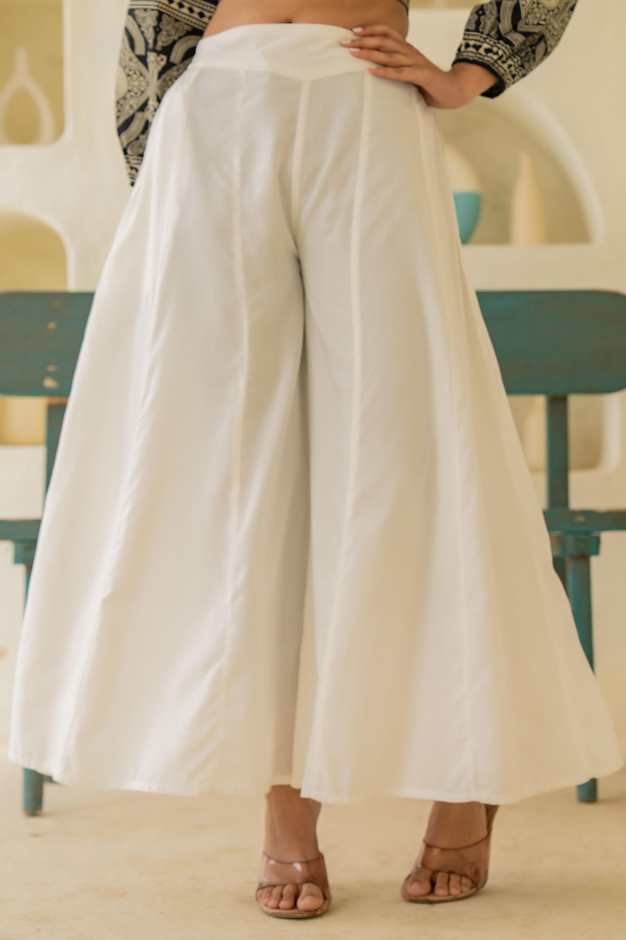Off White Solid Viscose Palazzo Pants