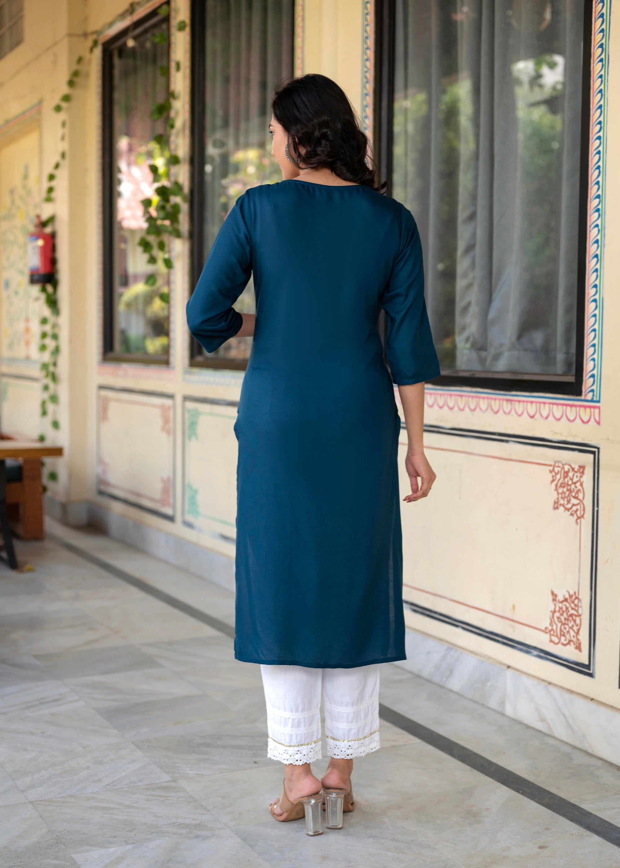 Blue Viscose Geometric Printed Kurta with Ethnic Motifs & Thread Work