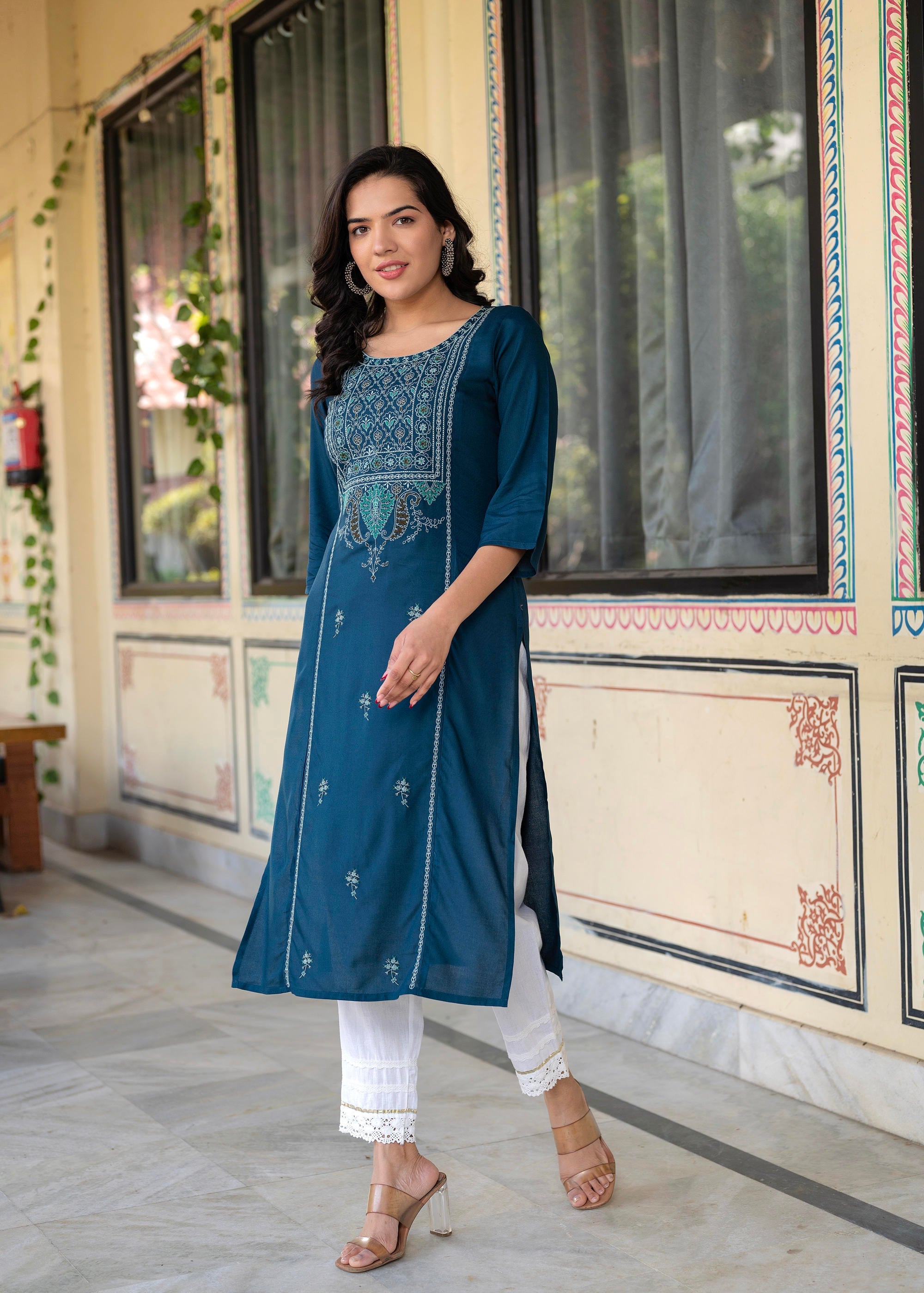 Blue Viscose Geometric Printed Kurta with Ethnic Motifs & Thread Work