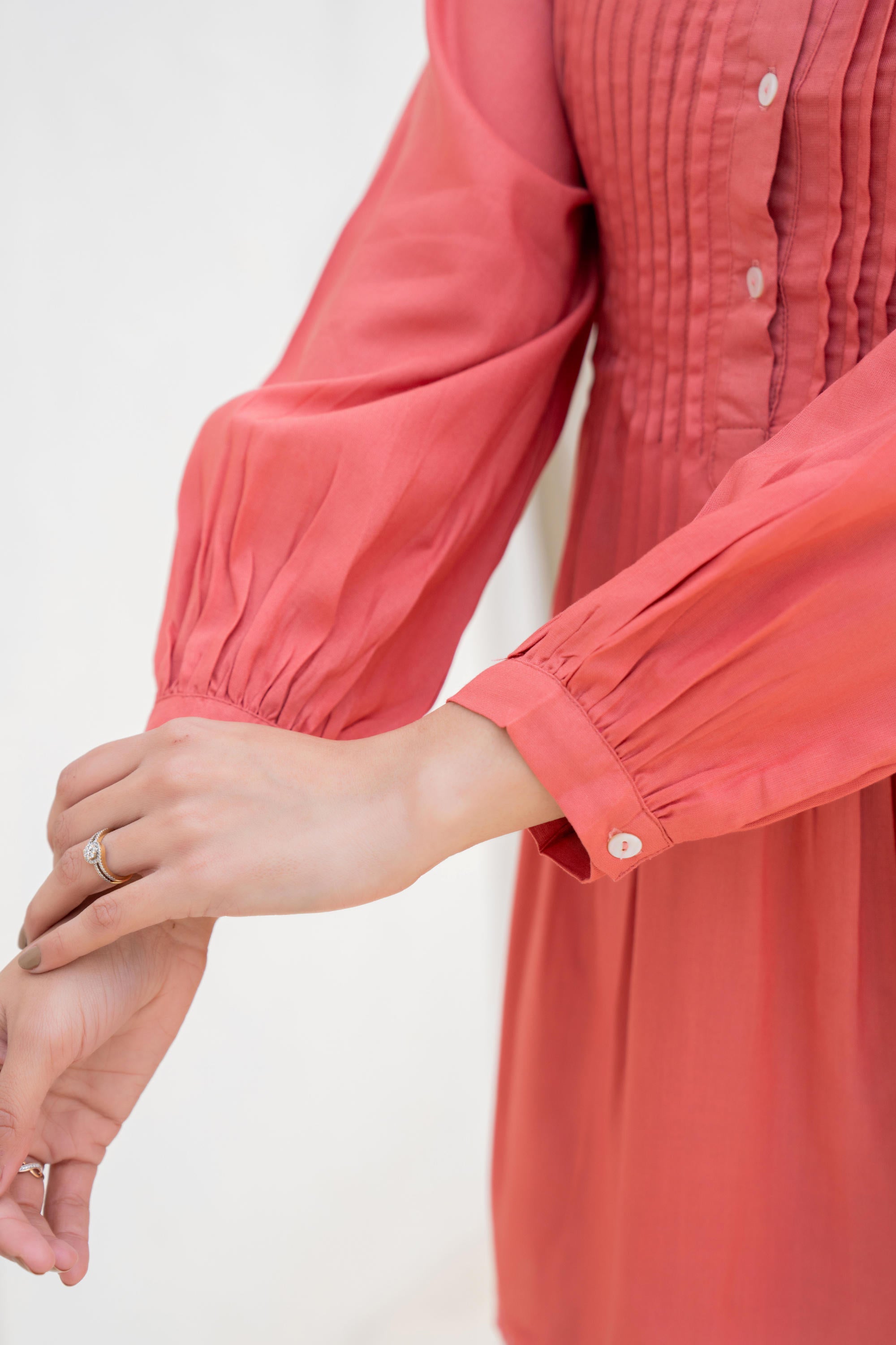 Coral Solid Viscose Tunic With Buttons & Lace