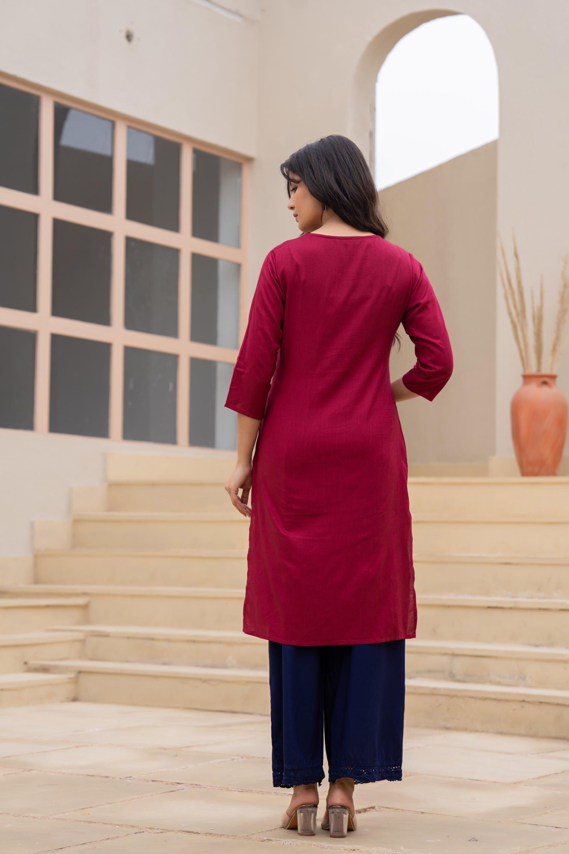 Maroon Solid Viscose Kurta With Sequins & Thread Work