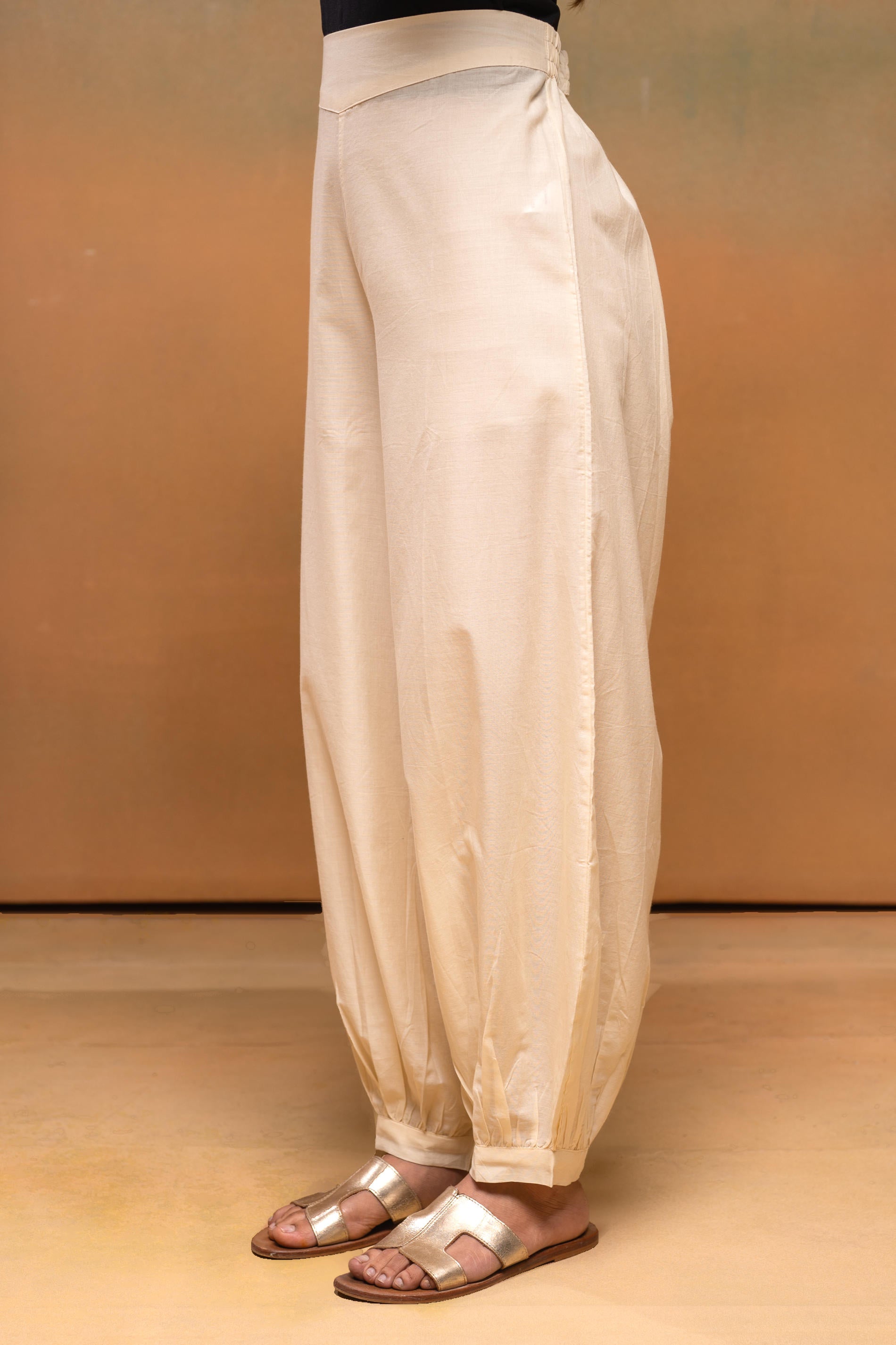 Ivory Cotton Solid Pant For Women