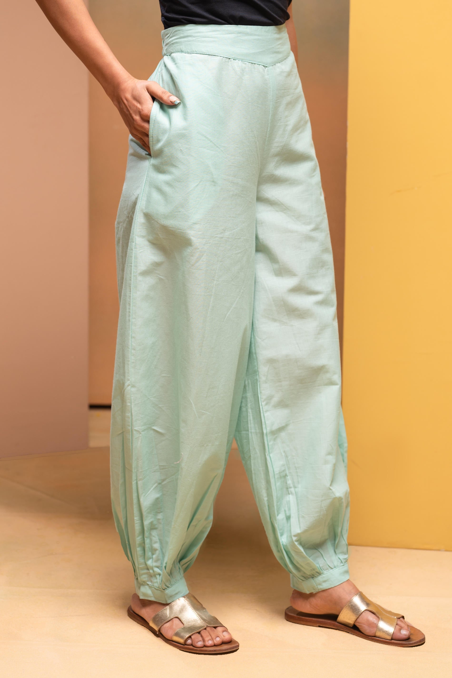 Mint Cotton Solid Pant For Women