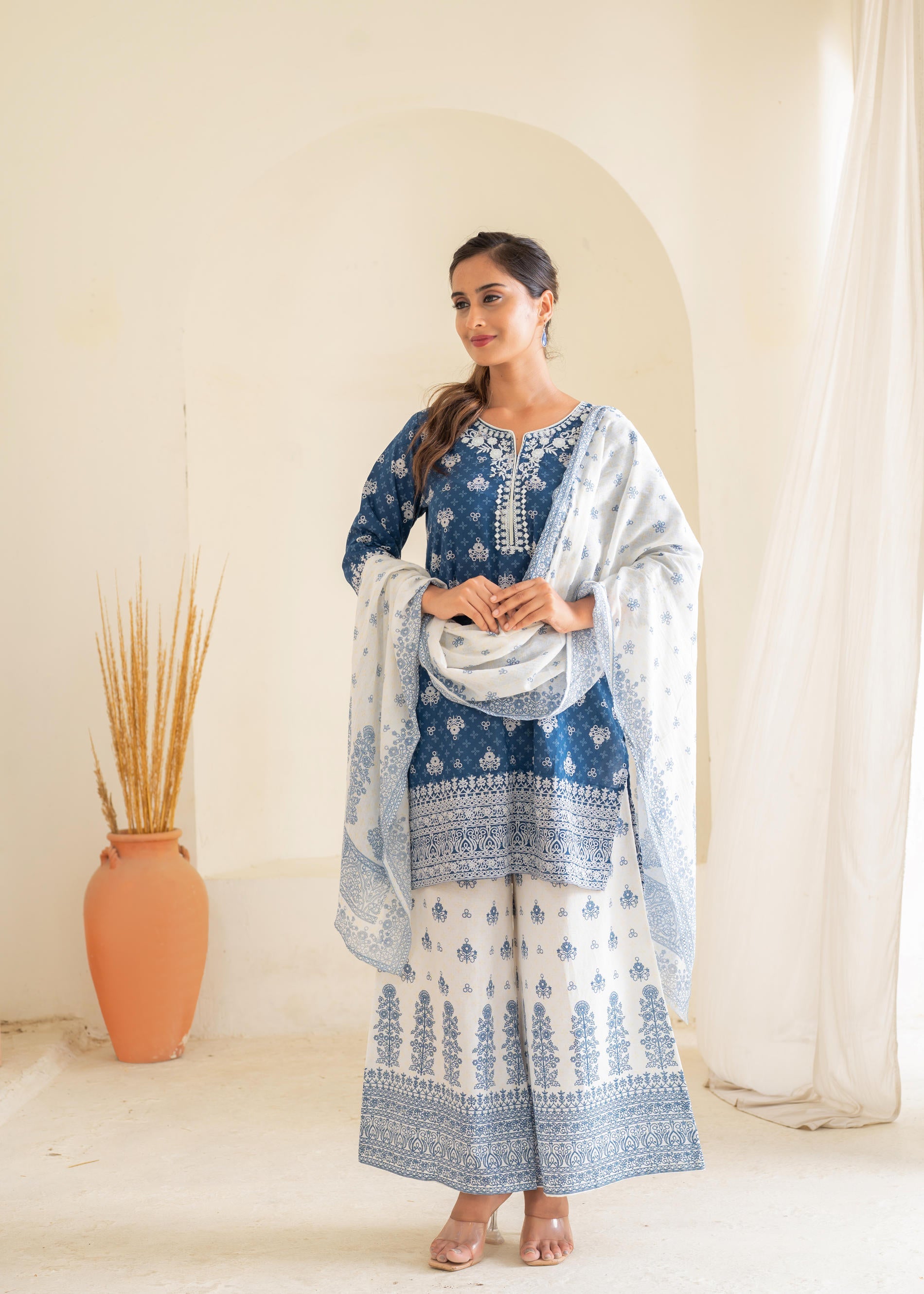 Floral embroidered cotton kurta, printed straight-fit pants