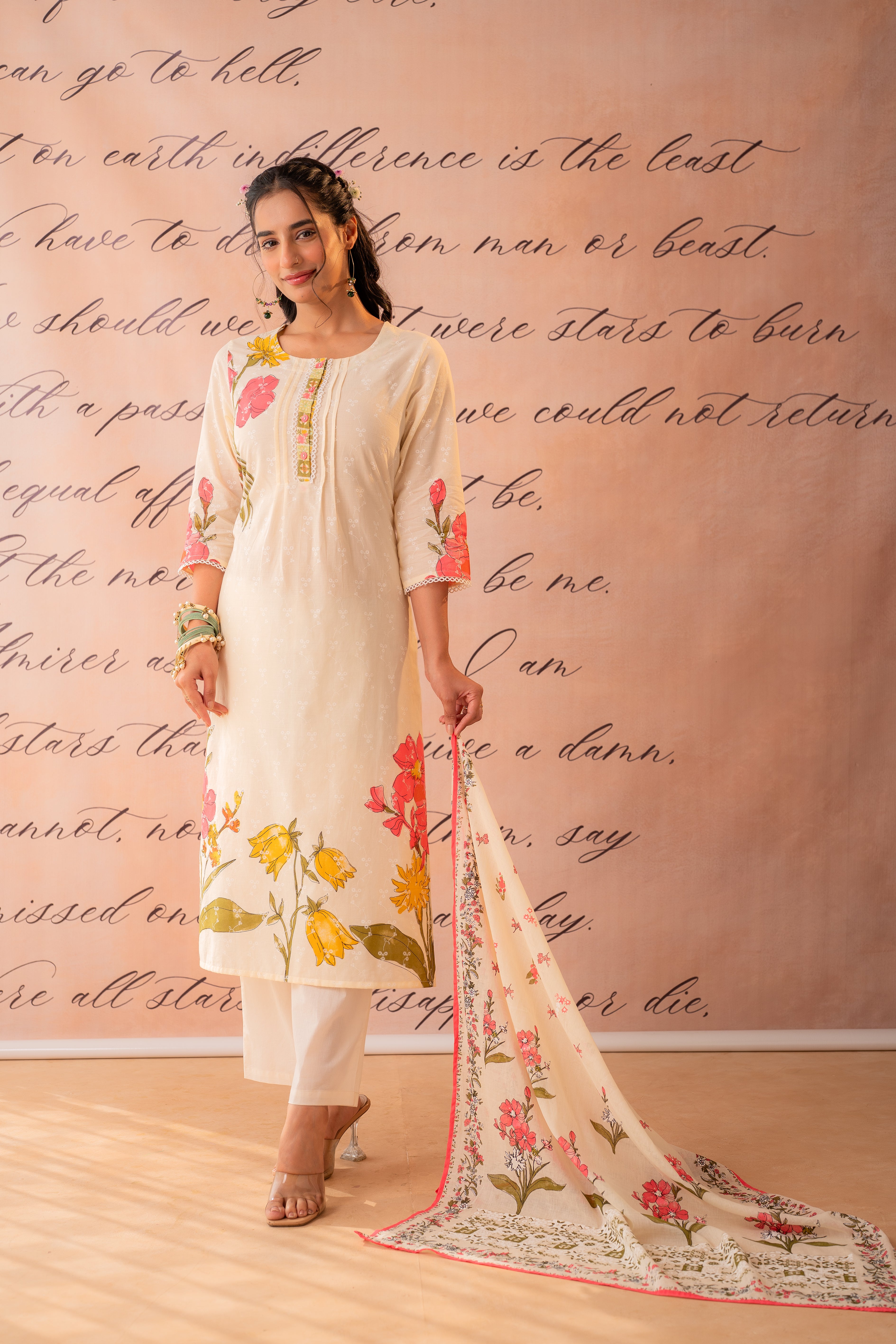Dastaan Off-White Floral Printed Kurta Pant And Dupatta Set