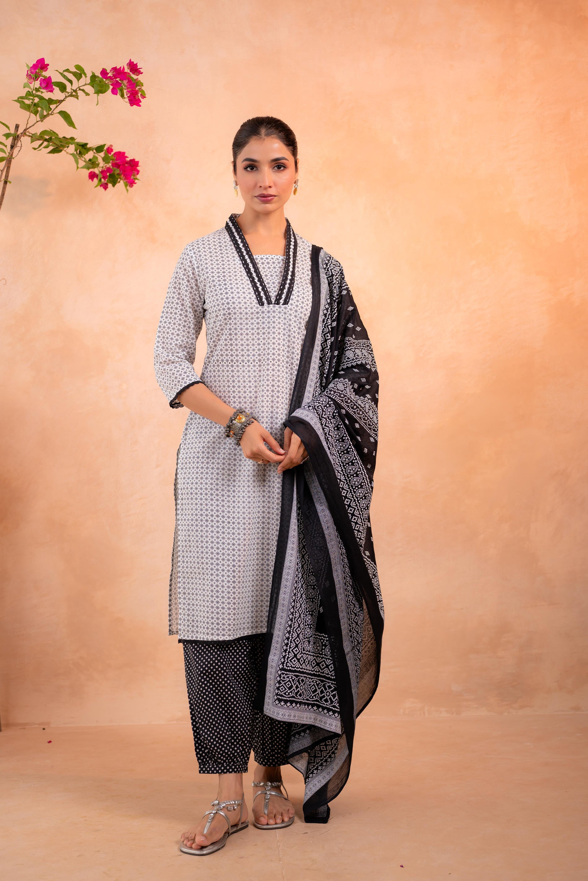 Noir Ikat Echo Black & White Printed Kurta Pant And Dupatta Set