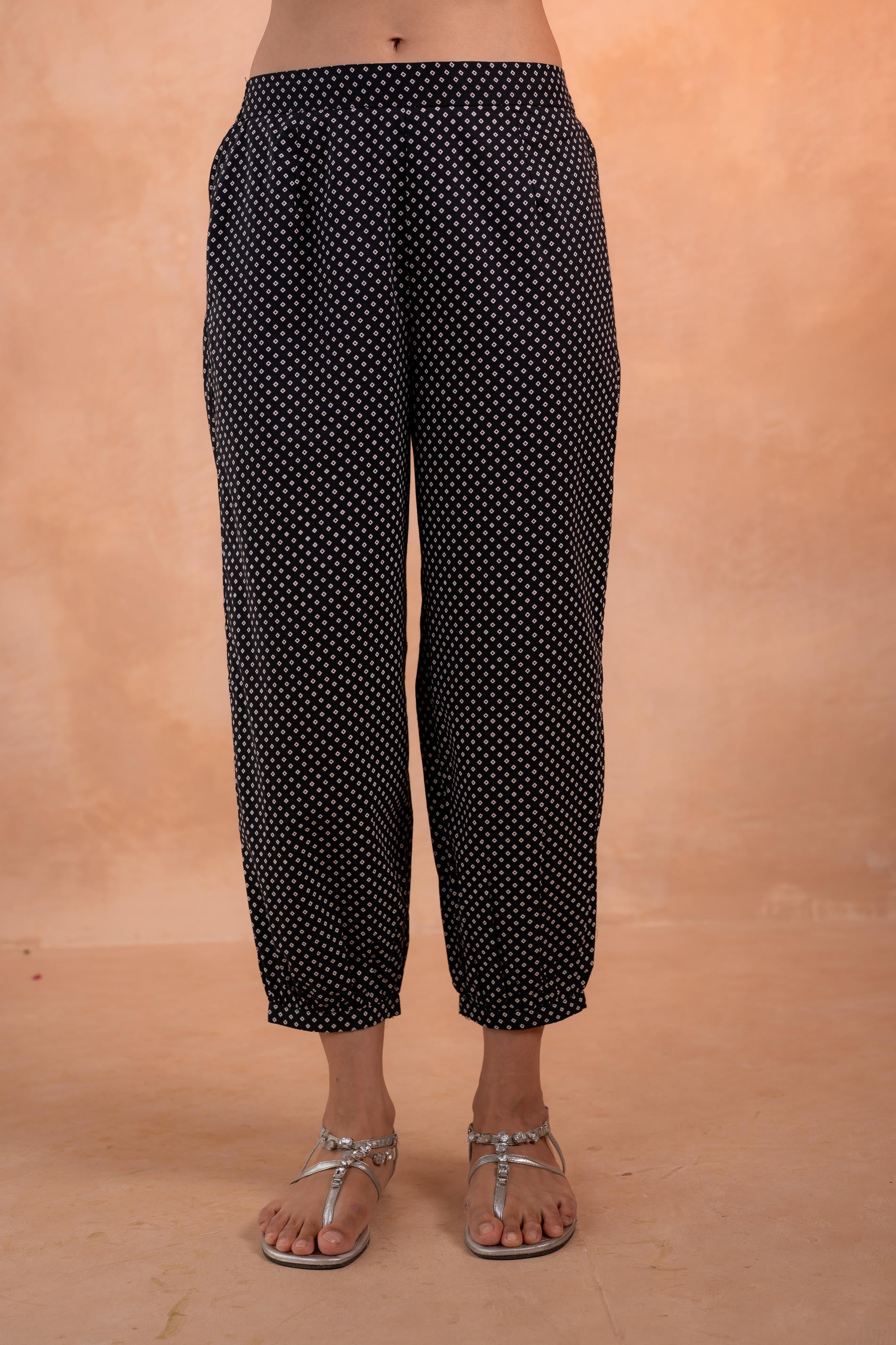 Noir Ikat Echo Black & White Printed Kurta Pant And Dupatta Set