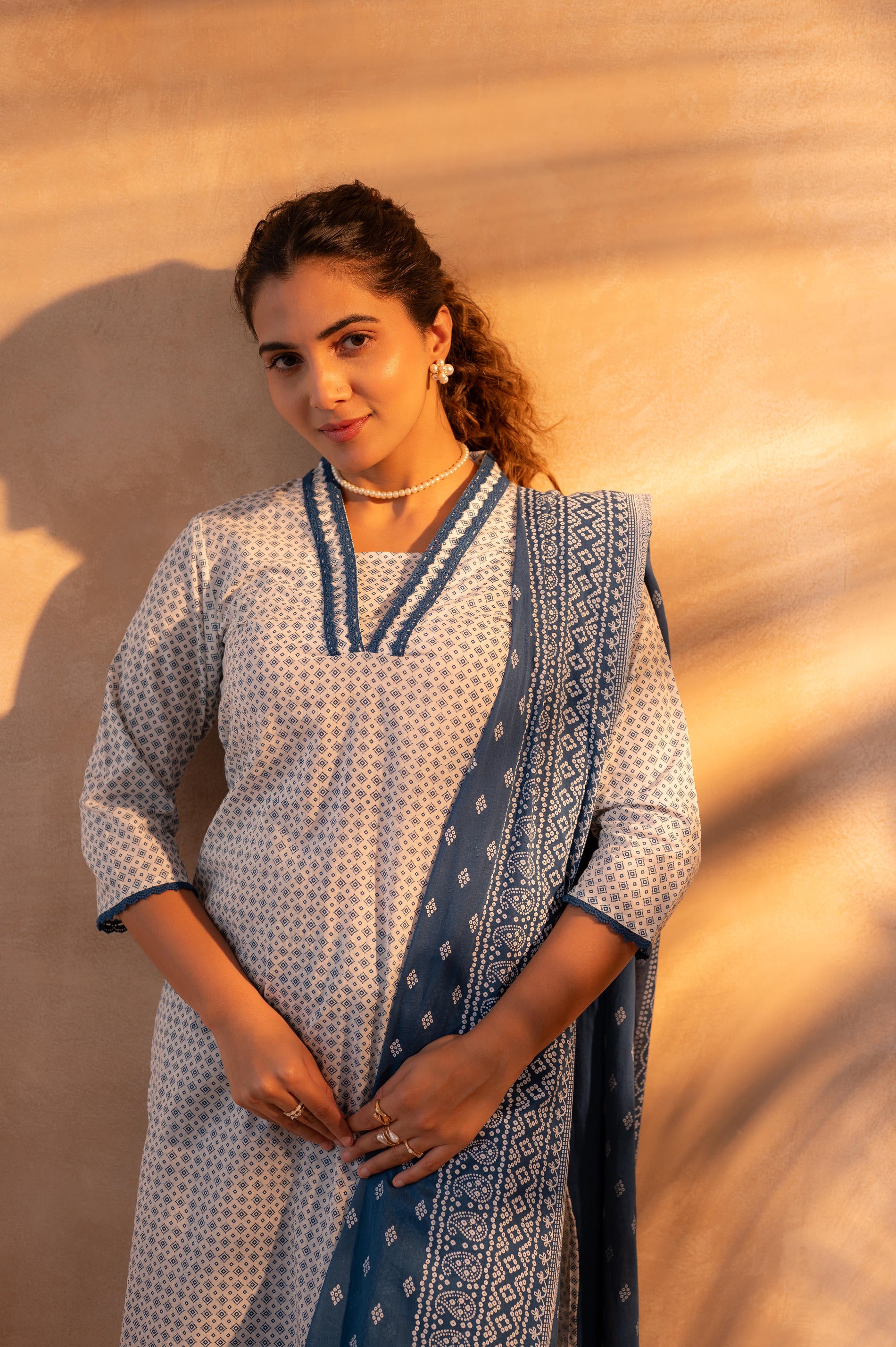 Noir Ikat Echo Blue & White Printed Kurta Pant And Dupatta Set