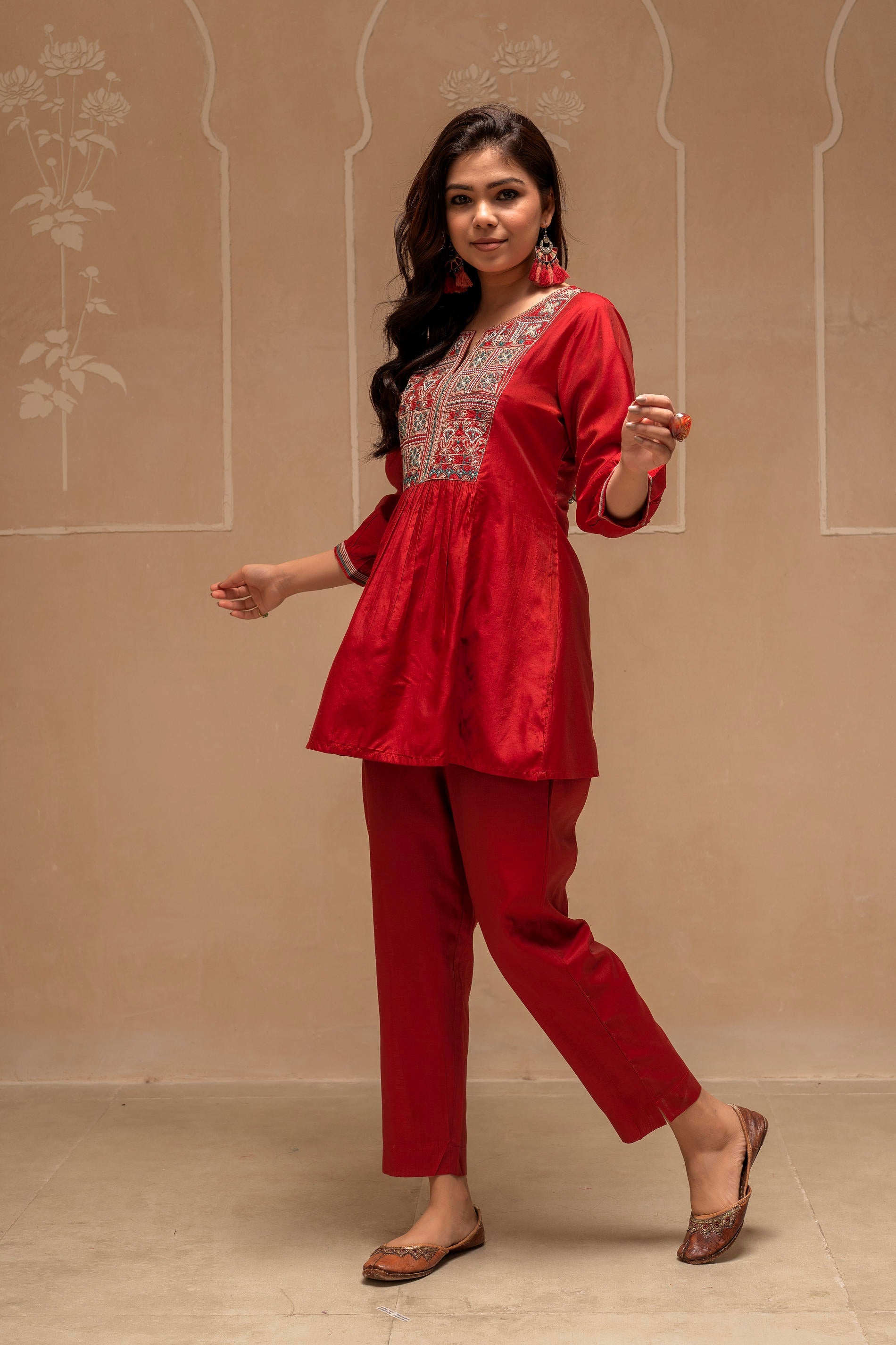 Maroon Solid Viscose Gathered Tunic and Pants Co-ord Set with Thread Work