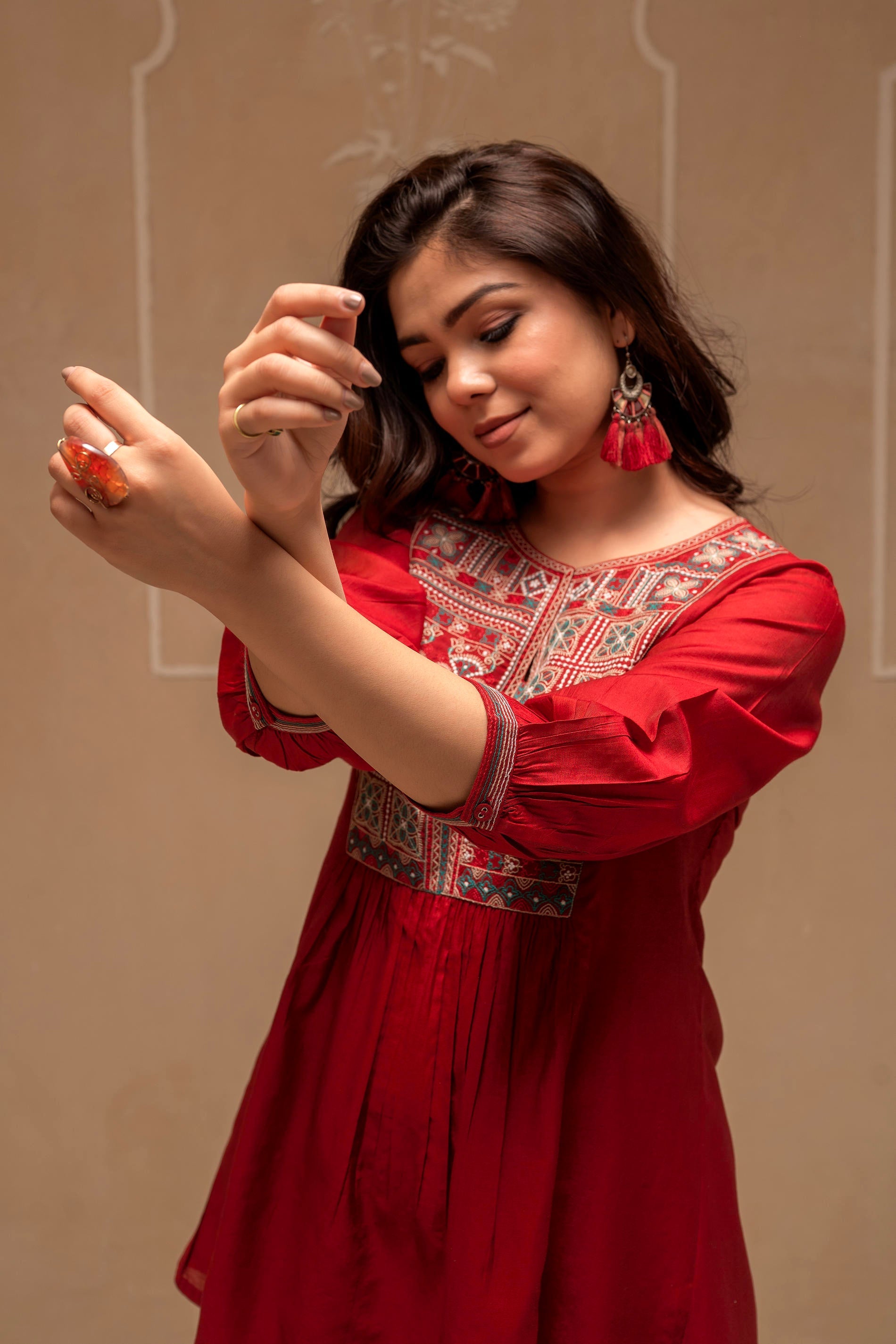 Maroon Solid Viscose Gathered Tunic and Pants Co-ord Set with Thread Work