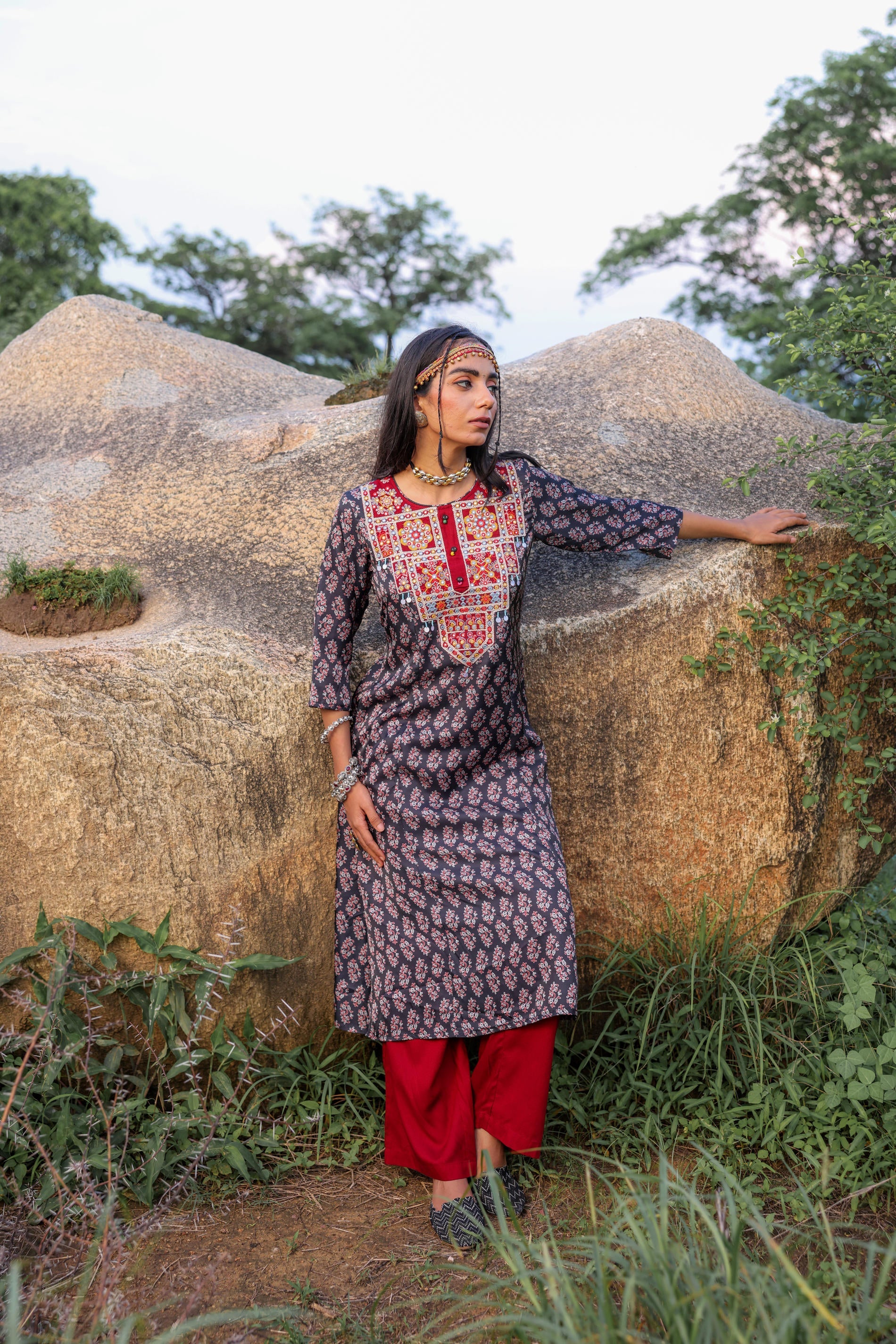 Black Floral Poly Kurta and Pants Set with Mirror, Thread Work and tassels Detail