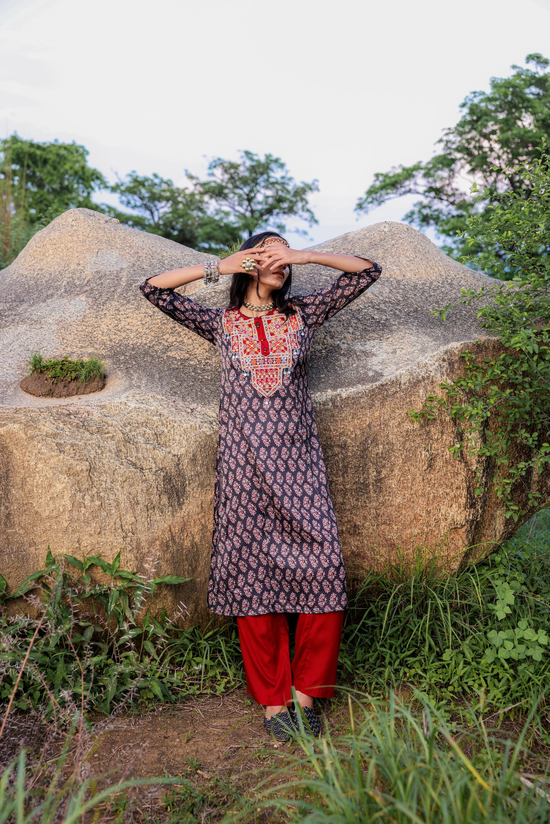 Black Floral Poly Kurta and Pants Set with Mirror, Thread Work and tassels Detail