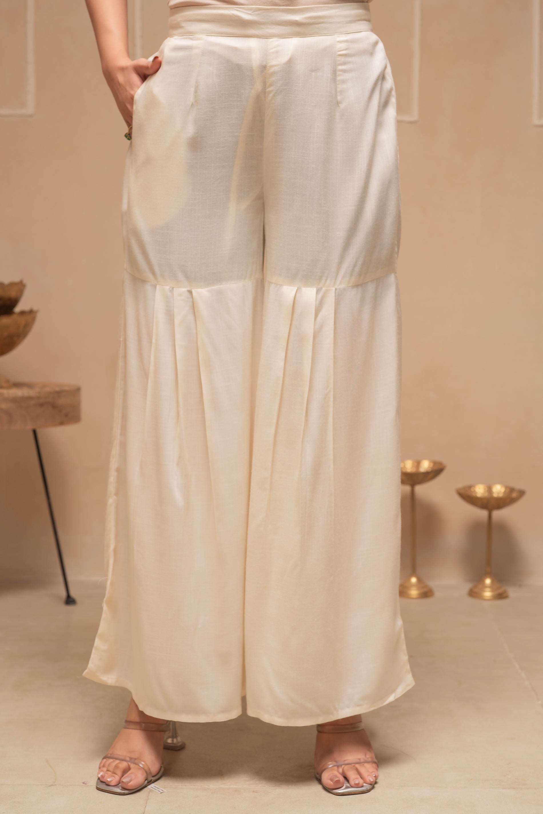 Offwhite Solid Viscose Tunic and Pants Co-ord Set with Thread Work and Sequence