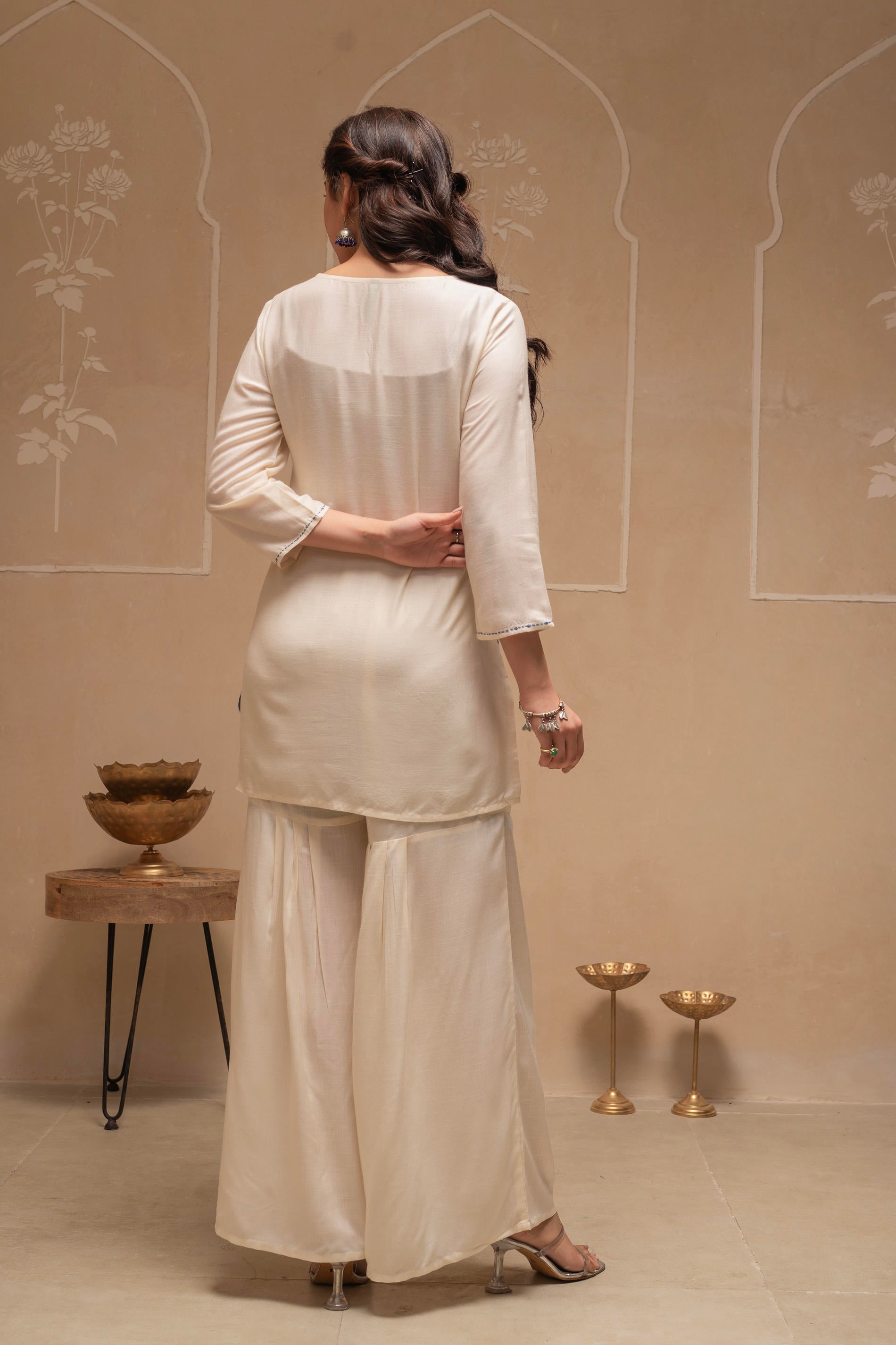 Offwhite Solid Viscose Tunic and Pants Co-ord Set with Thread Work and Sequence
