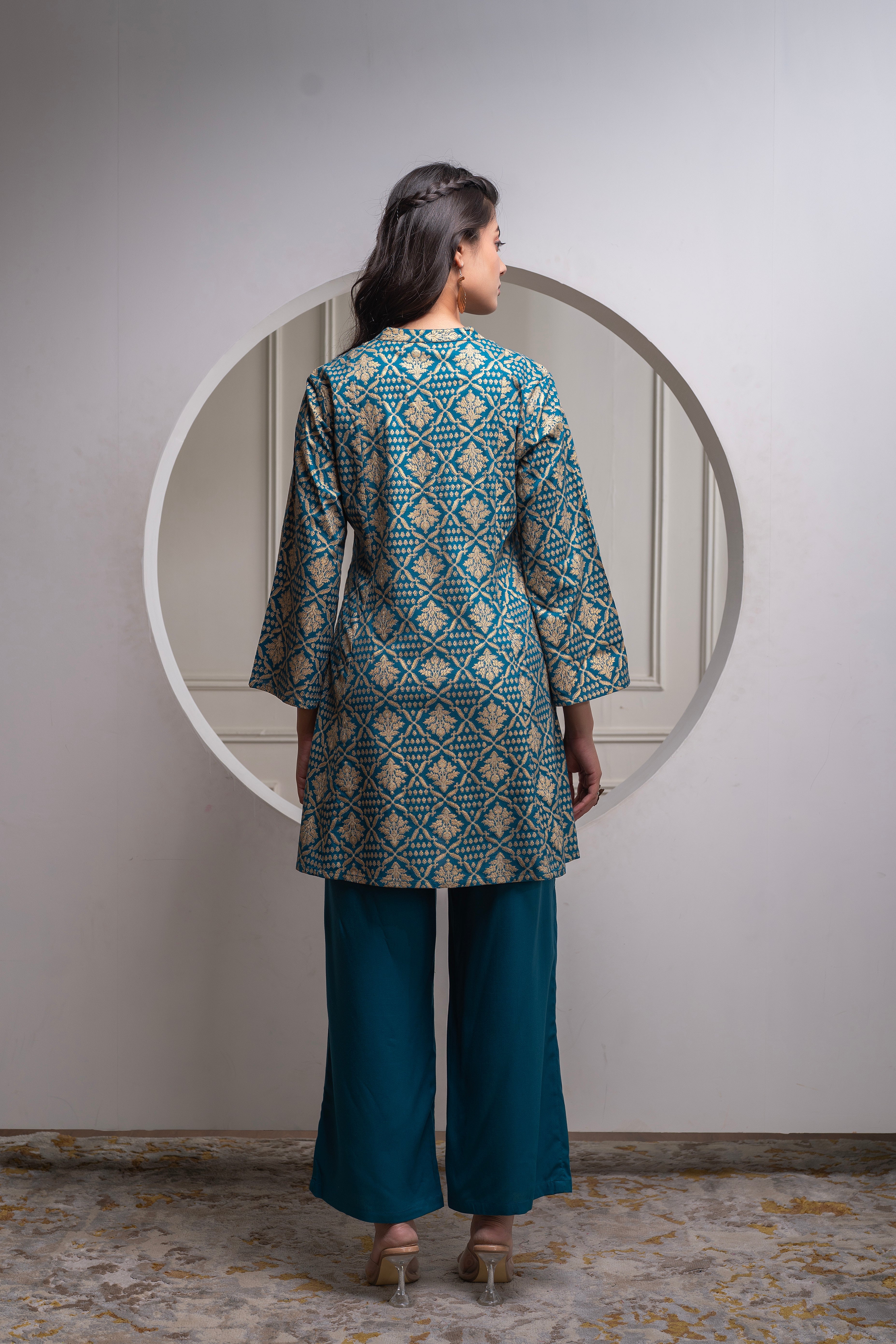 Teal Floral Printed Kurta & Solid Pants Set in 100% Viscose