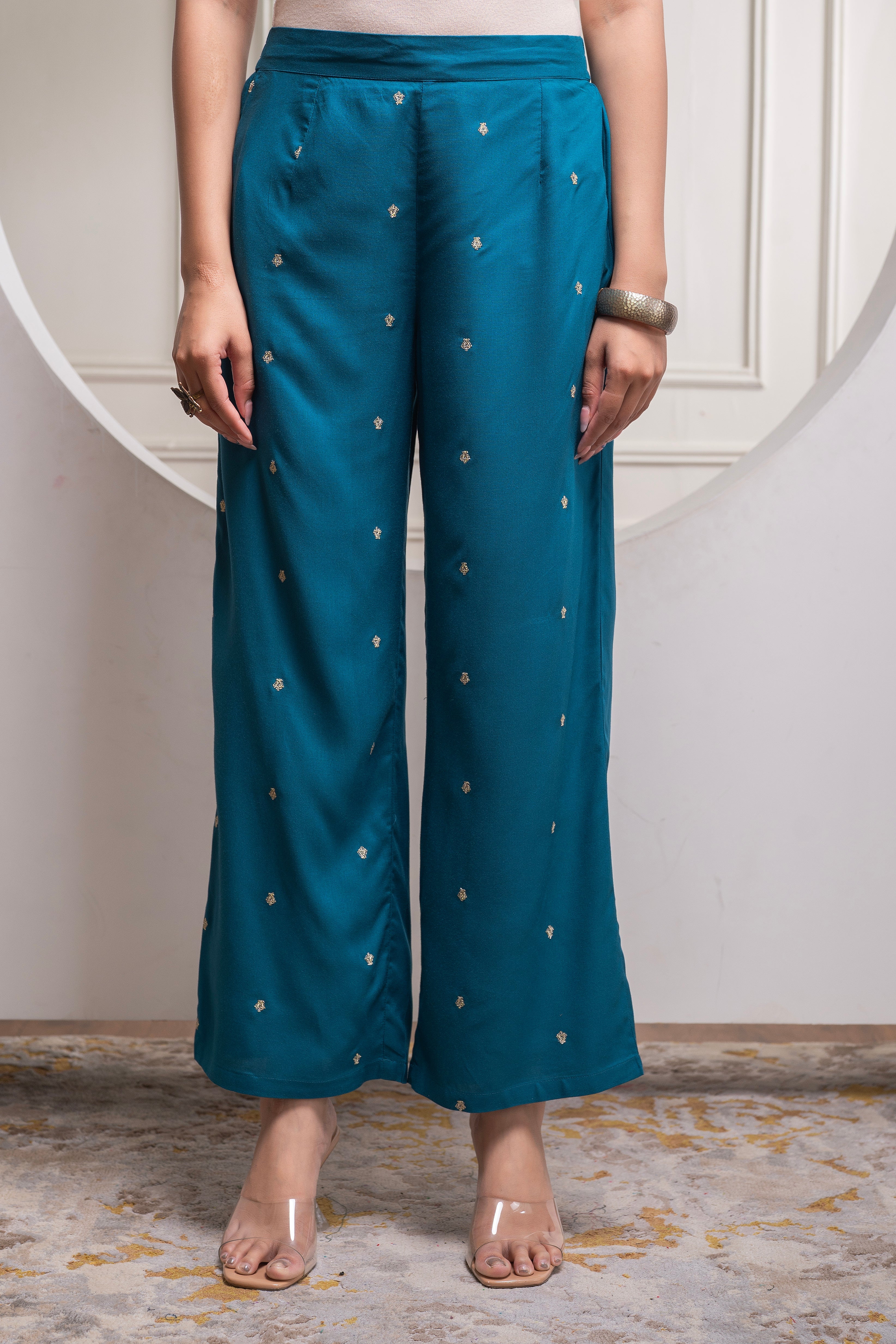 Teal Floral Printed Kurta & Solid Pants Set in 100% Viscose