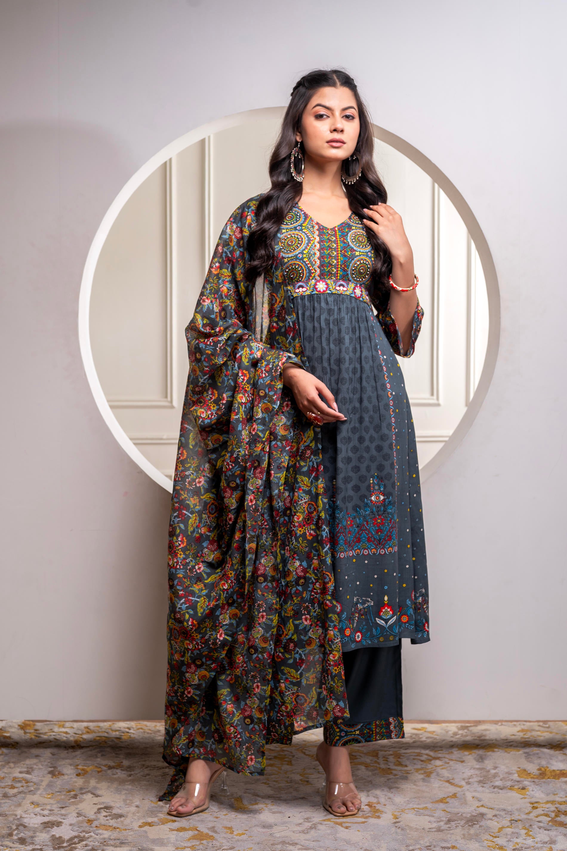 Grey Floral Viscose Kurta Pant Dupatta Set with Thread Work and Sequence