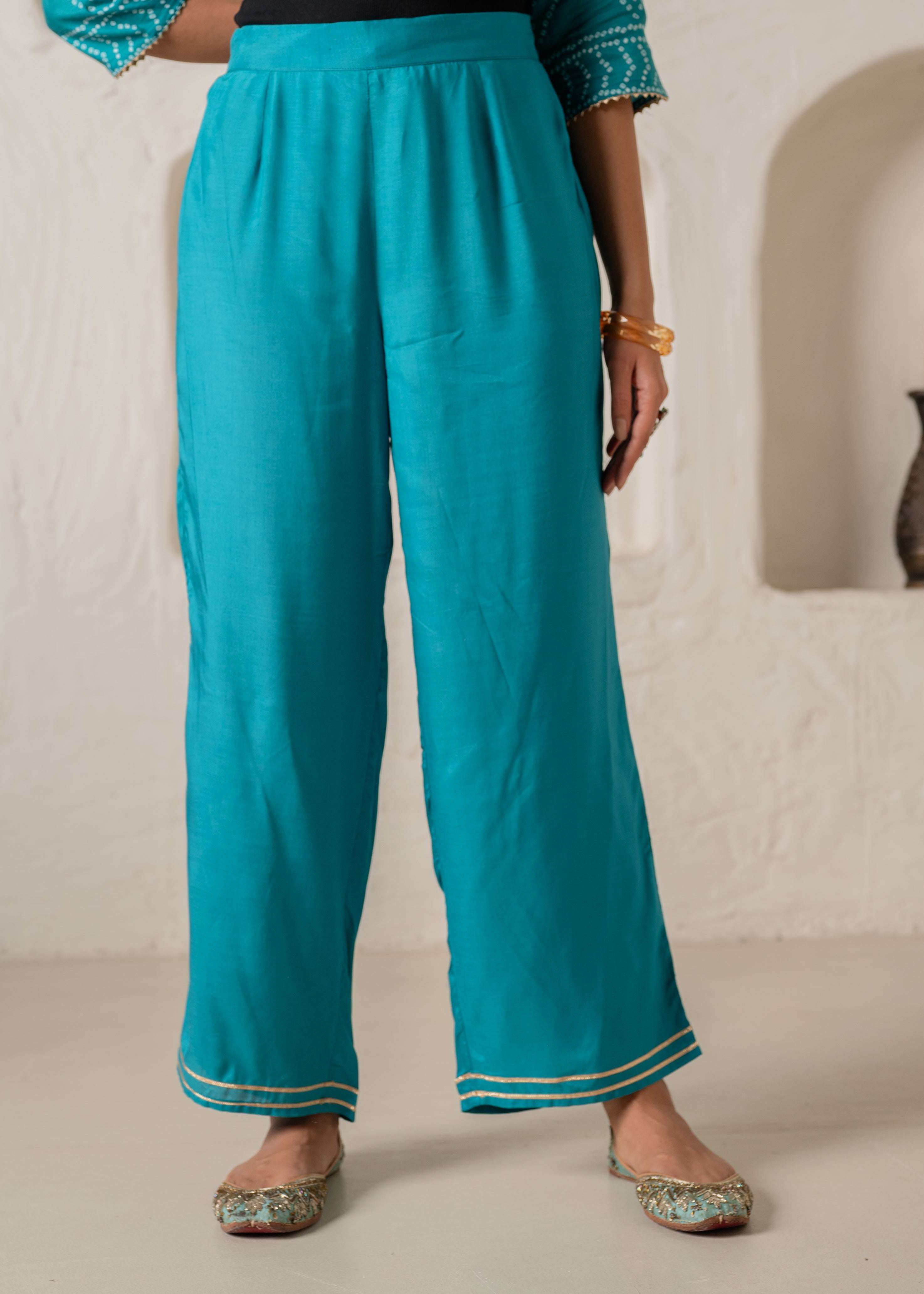 Turquoise Tie-Dream Ensemble